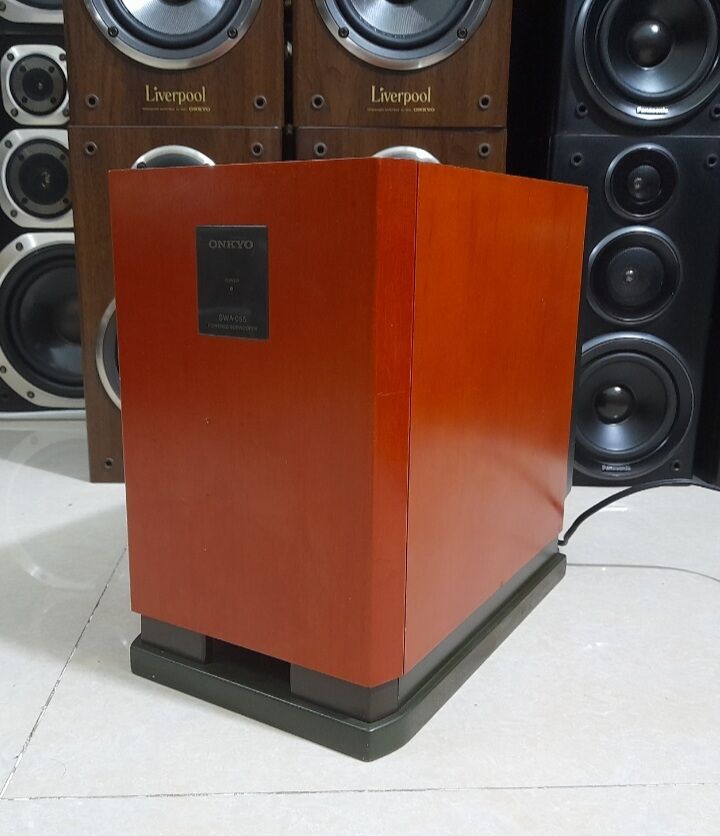 Trầm điện onkyo Japan ,đẹp long lanh ,trống rất lực và gọn.bass 17.cs76w.model sw 055