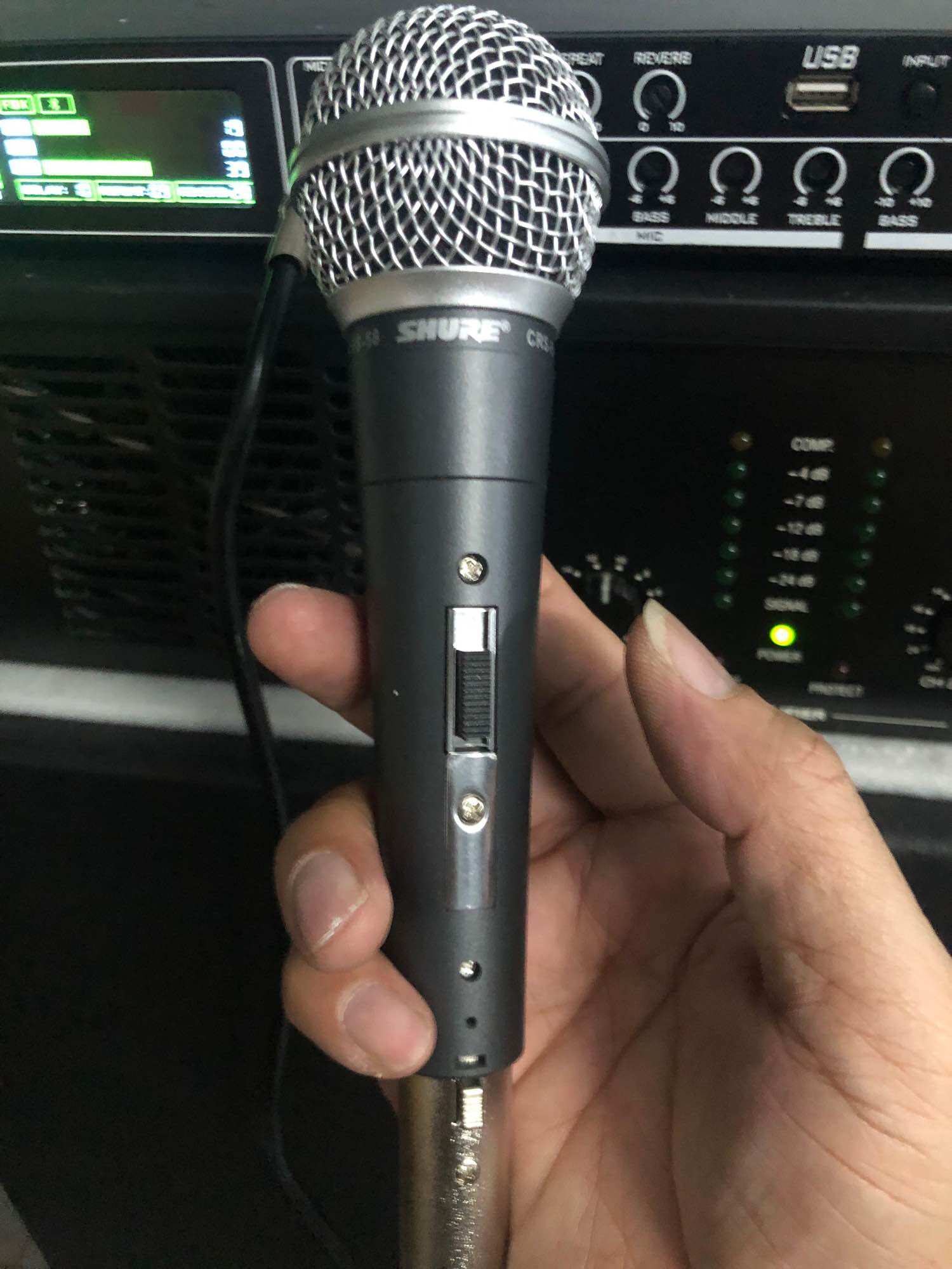 Micro karaoke có dây Shure CRS-58 (Mic mini nhỏ gọn xinh xắn, dây dài 5M chống nhiễu, mic hát rất nhẹ, không hú rít)
