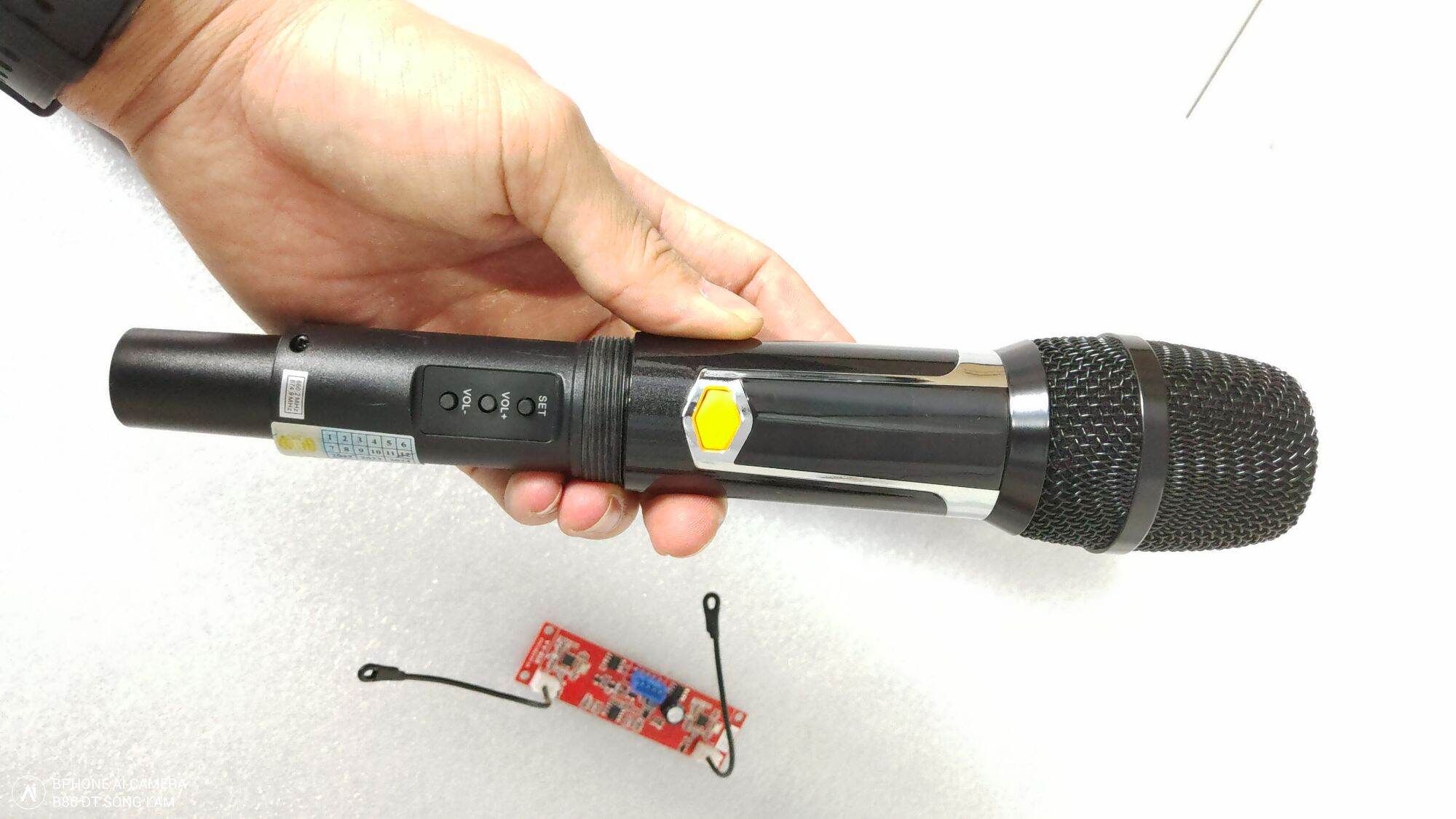 Micro  không  dây  loa kéo  UHF