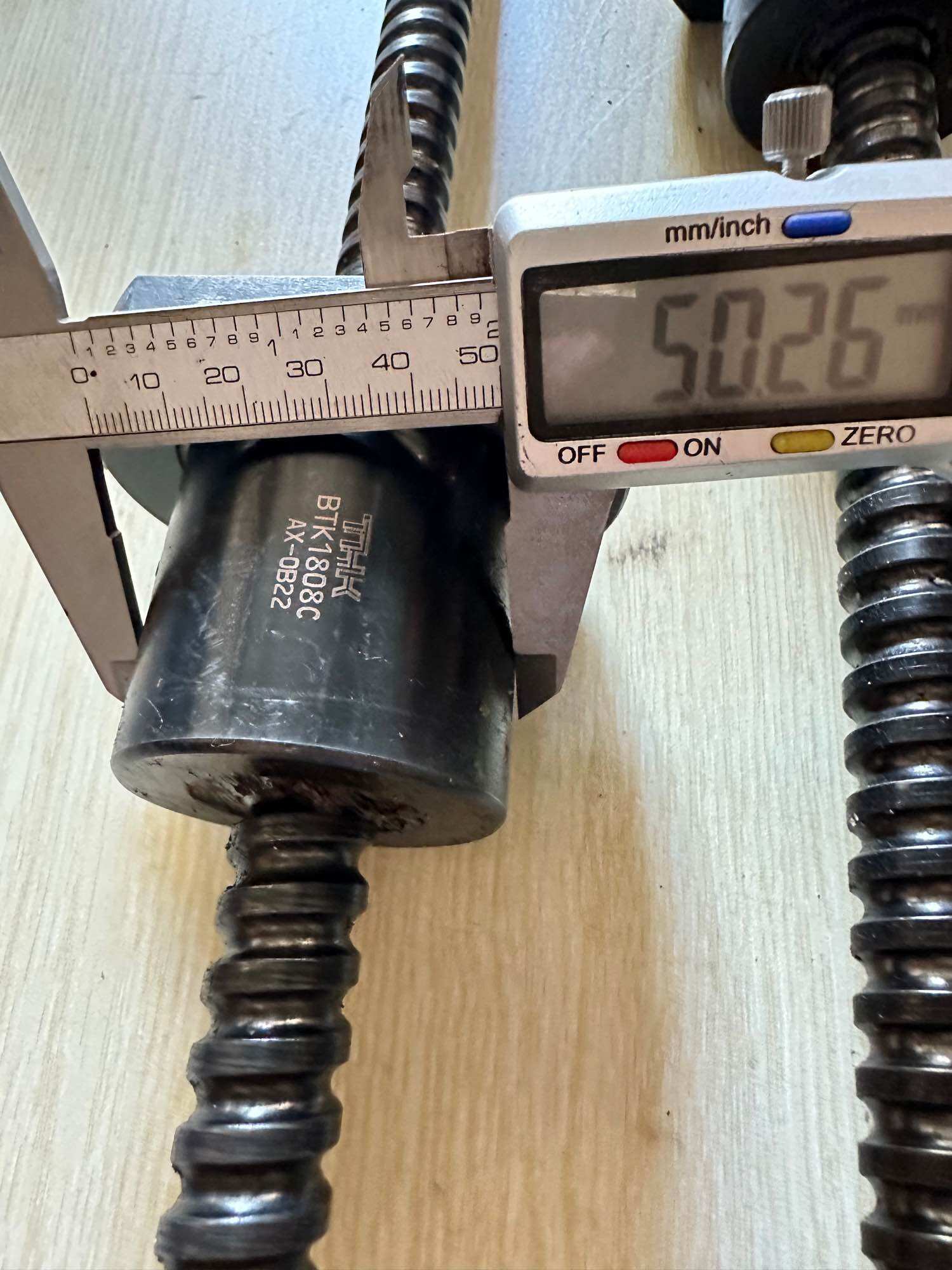 Vitme bi phi 18 bước 8 dài 660mm hàng tháo máy cũ