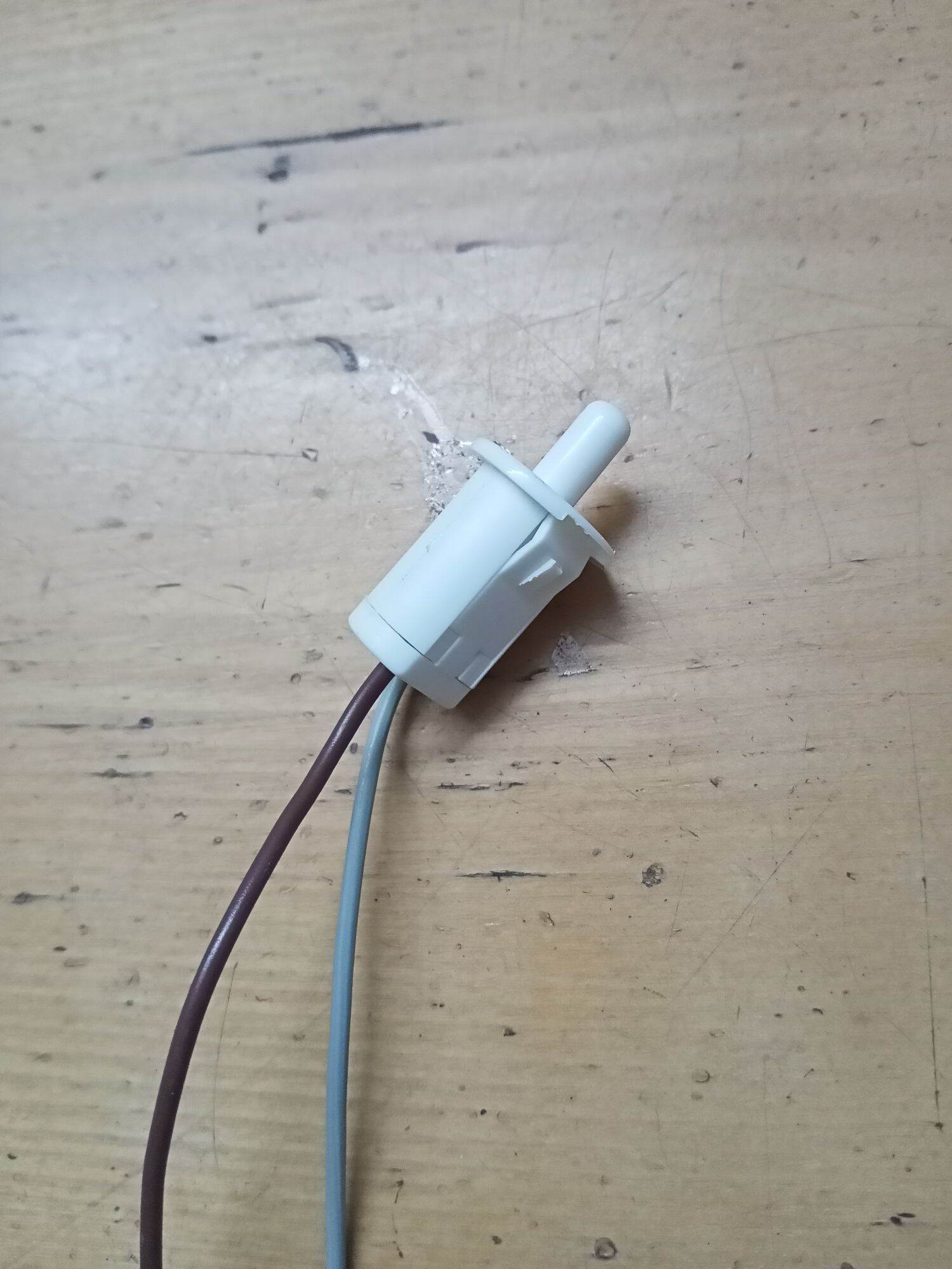 Công tắc cửa tủ lạnh