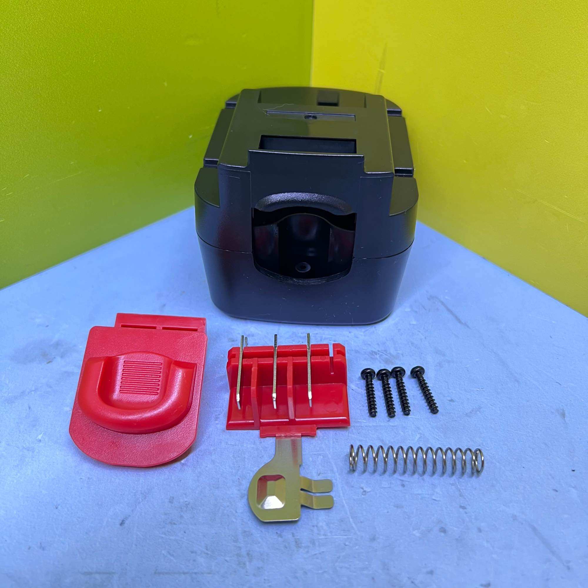 Vỏ pin Black&Decker 12V trượt ( loại niken )