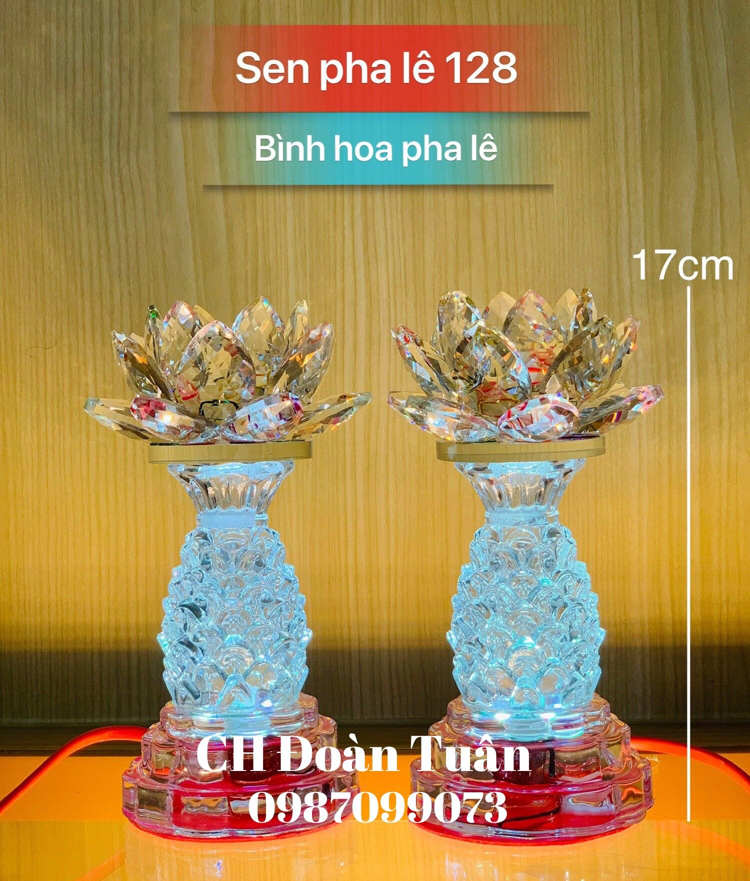 Một cặp đèn thờ pha lê sen thơm - cao 17cm