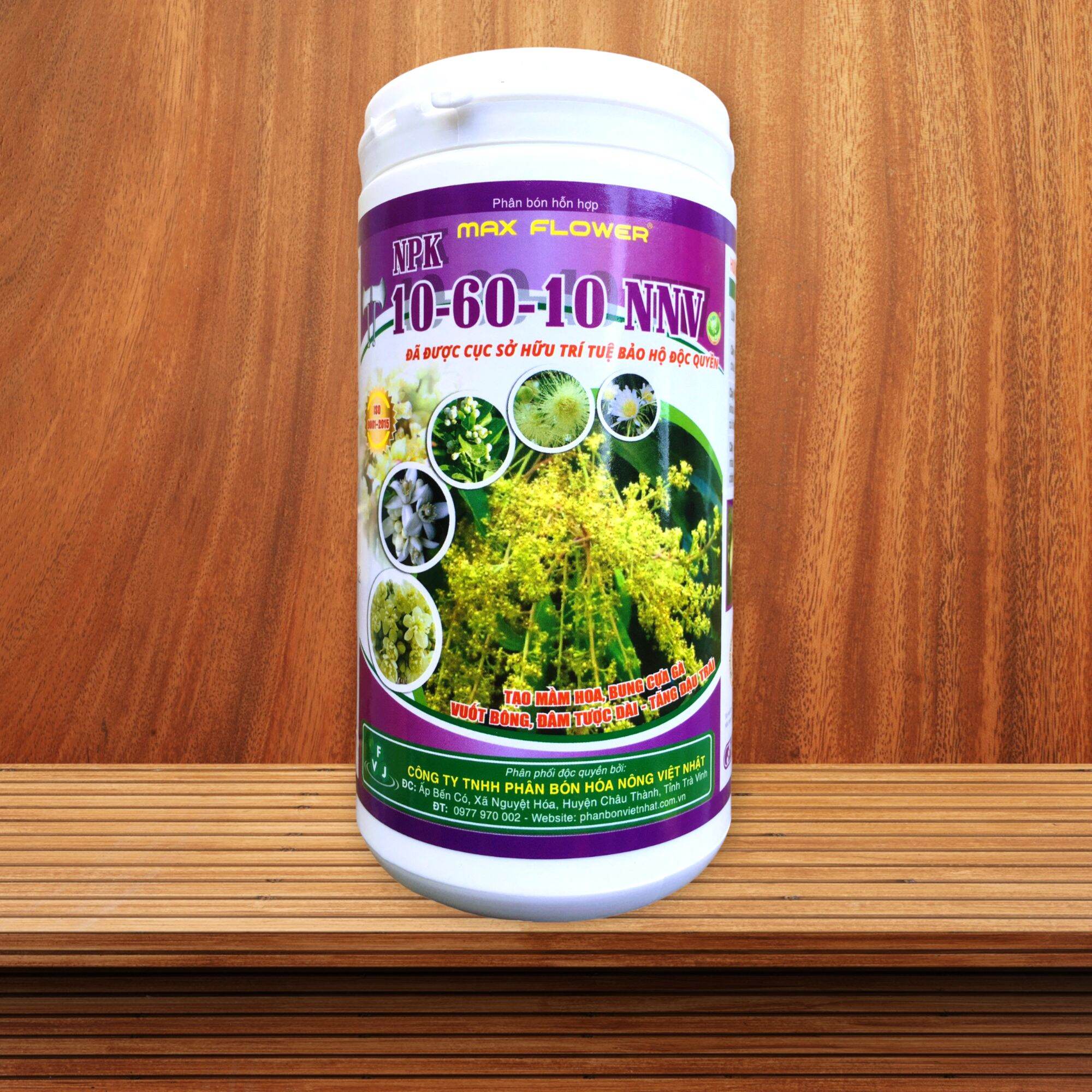 Phân bón npk 10 - 60 - 10 nnv. hủ 500g pha được 250 lít nước.