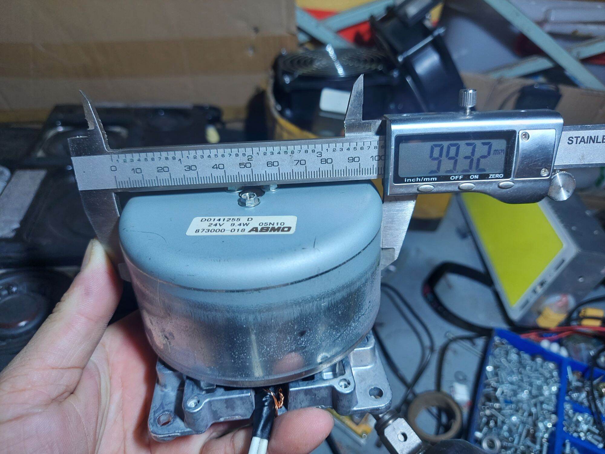 Motor chế máy hút dùng pin 18v.