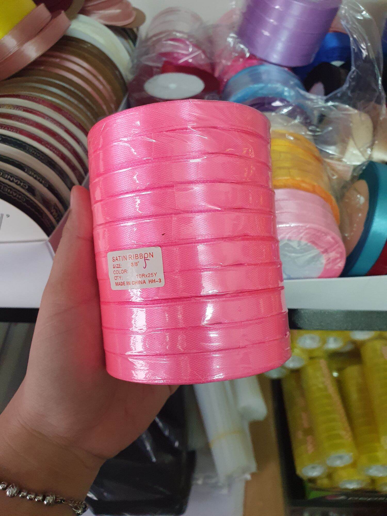 1 CUỌN RUY BĂNG LỤA ĐỦ MÀU BẢN 1CM - DÀI 25 YARD