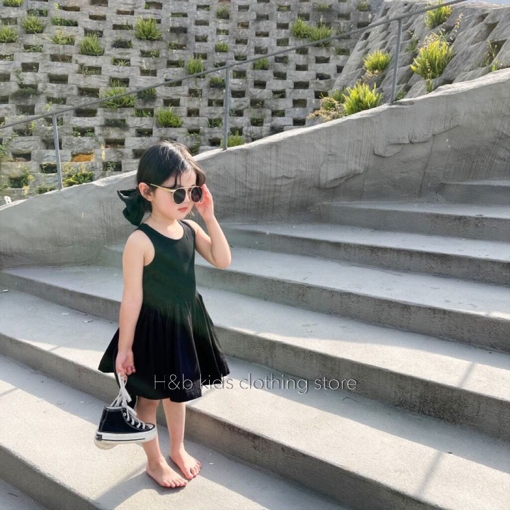 Váy thiết kế cho bé gái