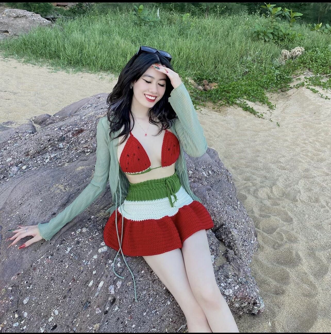 BIKINI LEN MÓC DƯA HẤU