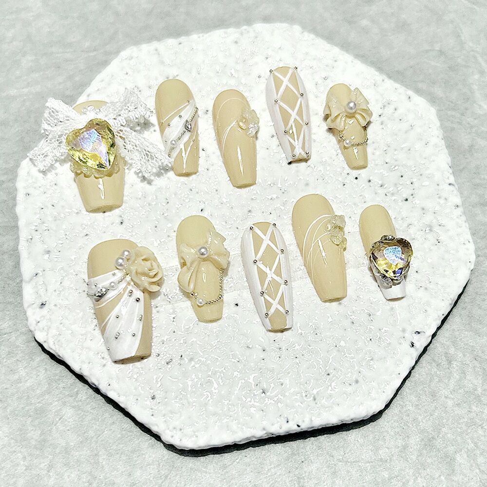82 Nail box thiết kế , họa tiết màu vàng nơ tiểu thư xinh