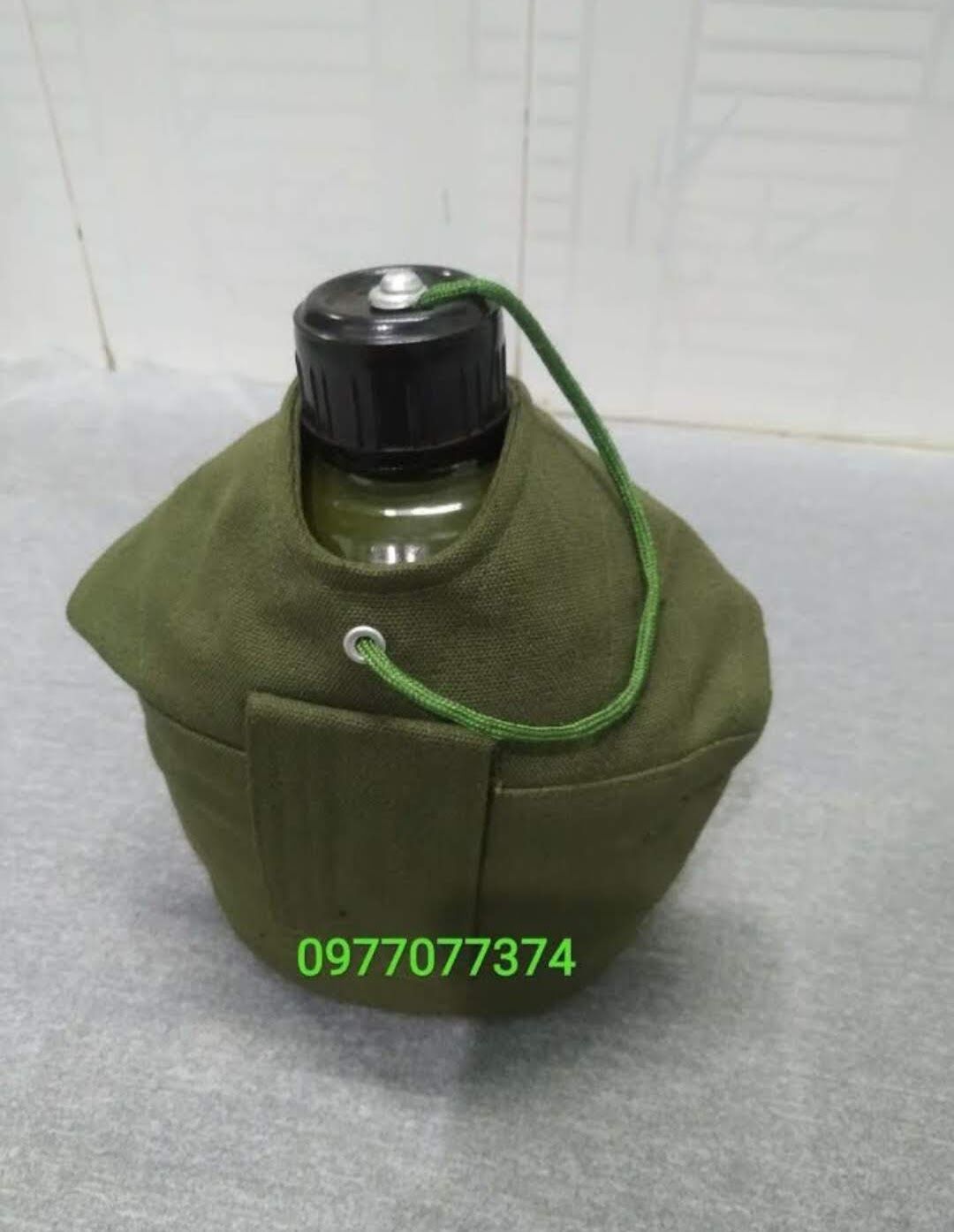 Bình tông 1L có ca nhôm và túi đựng