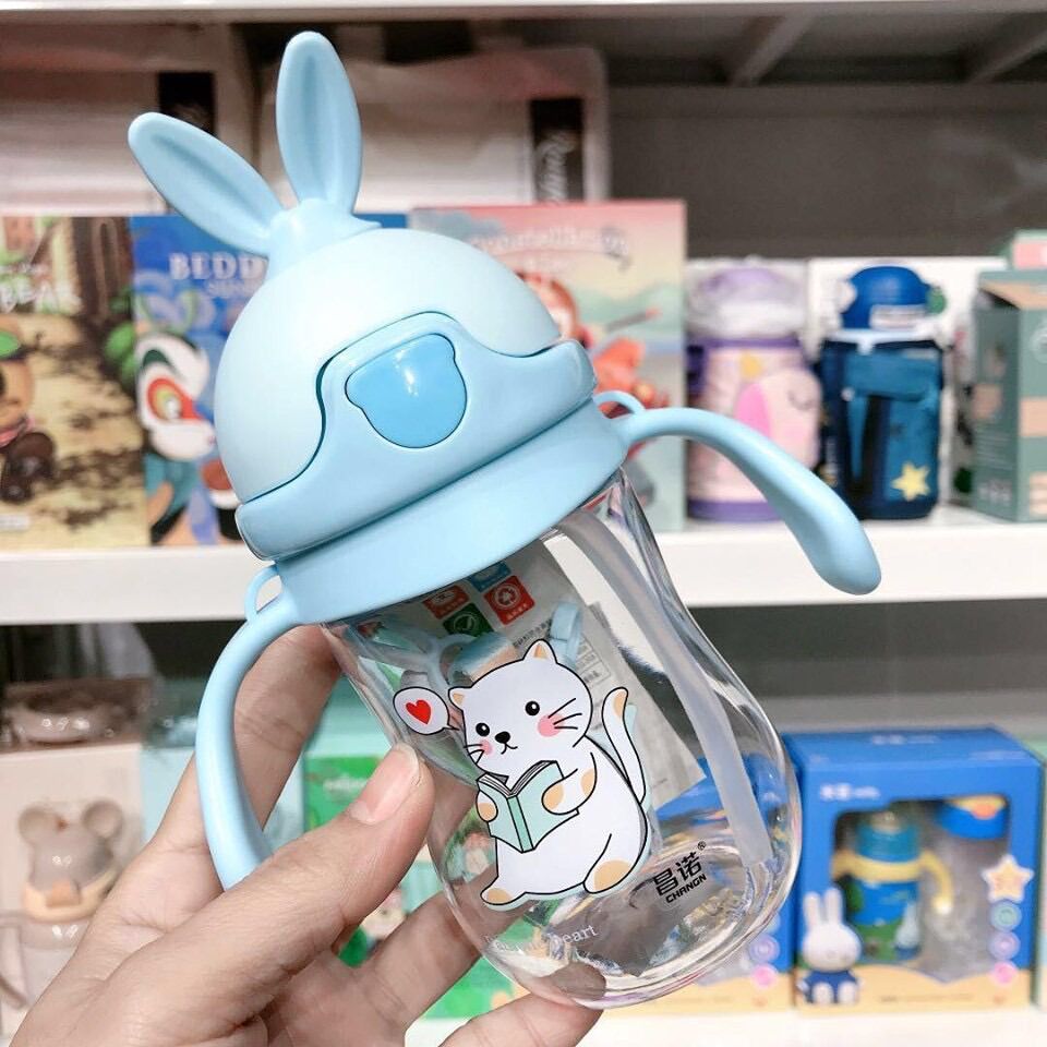 Bình uống nước cho bé