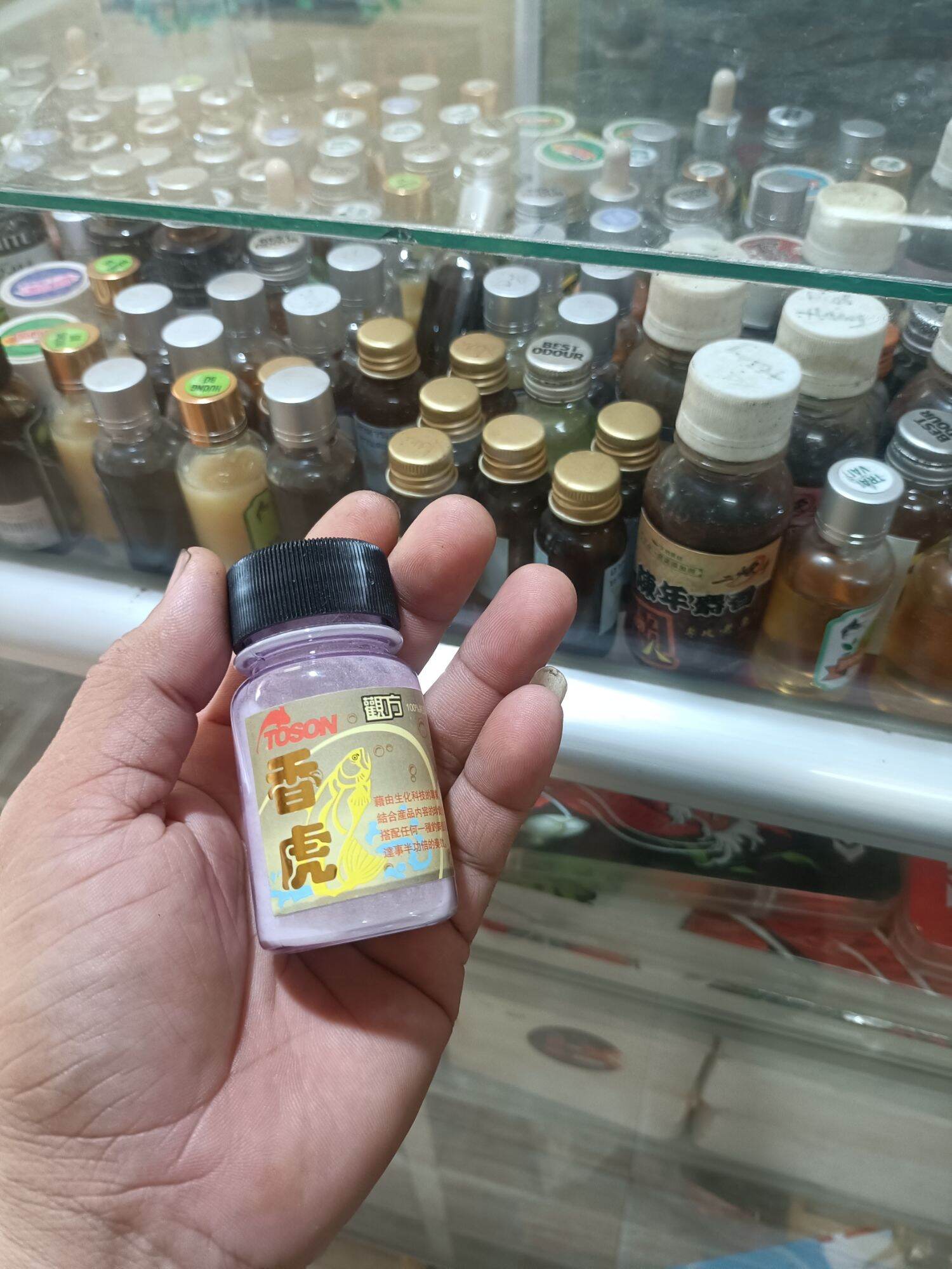 1 hủ hương hổ bột, trộn mồi câu cá.