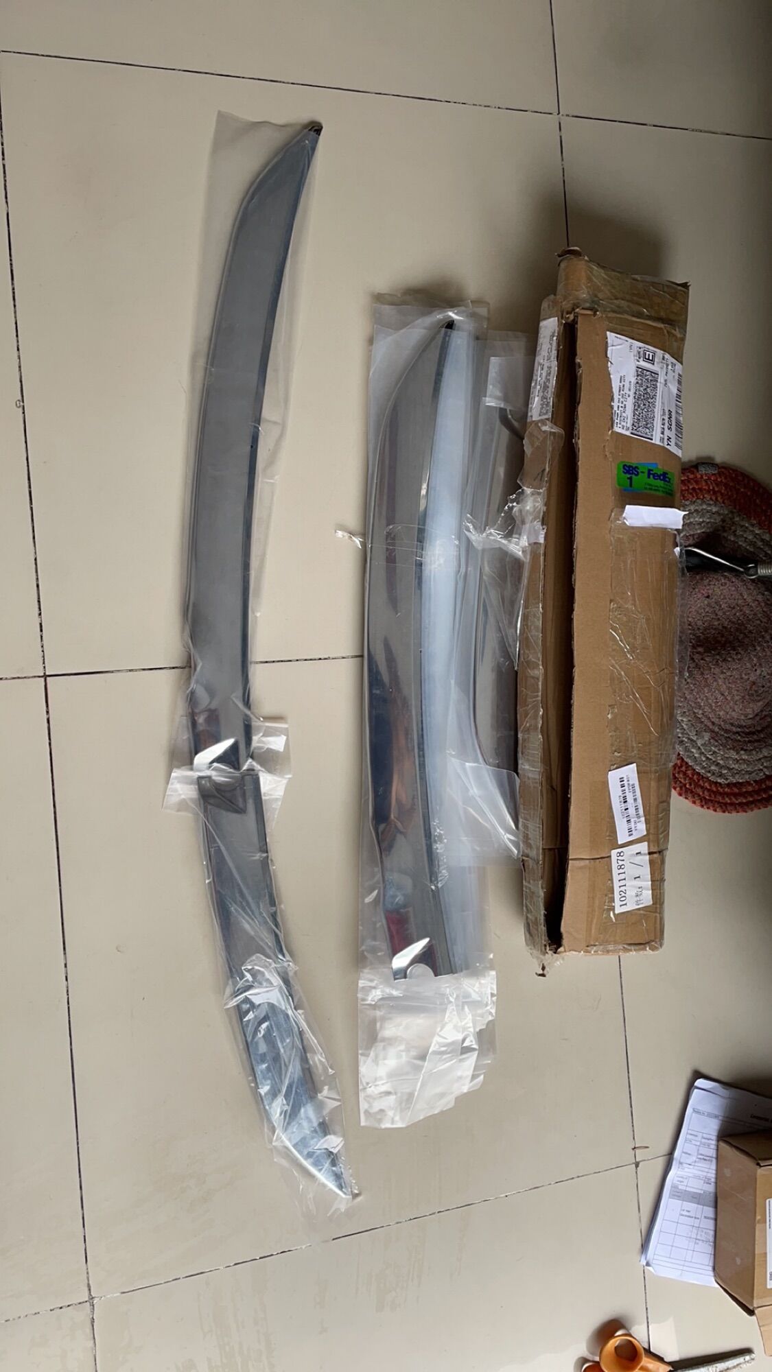 [HCM]Ốp cốp cửa sau mạ Chrome Toyota Rush