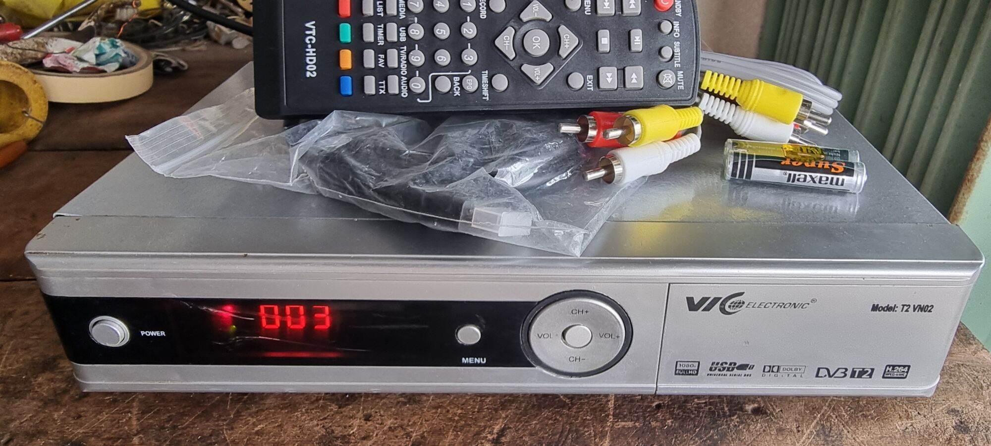 Đầu thu kĩ thuật số mặt đất VICelectronic T2 VN02 DV3 H.264 MPEG-4/AVC đầu củ màu trắng sài bình thường tốt hết,xem đủ đài full HD độ phân giải 1920×1080 rỏ sắc nét,có cổng HDMI,AV..ch