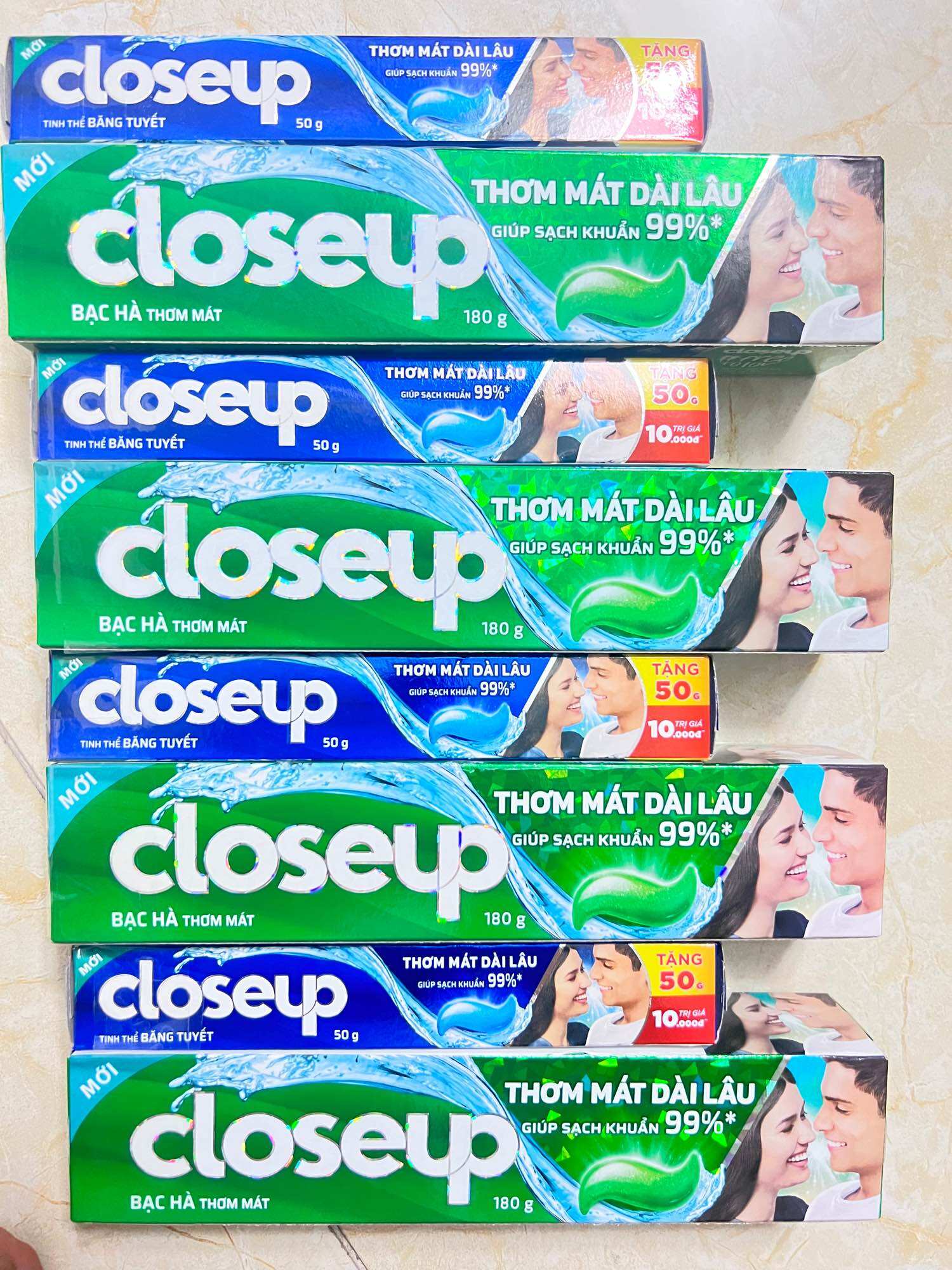 Kem Đánh Răng Closeup 180gr + 1 Tuýp 50g