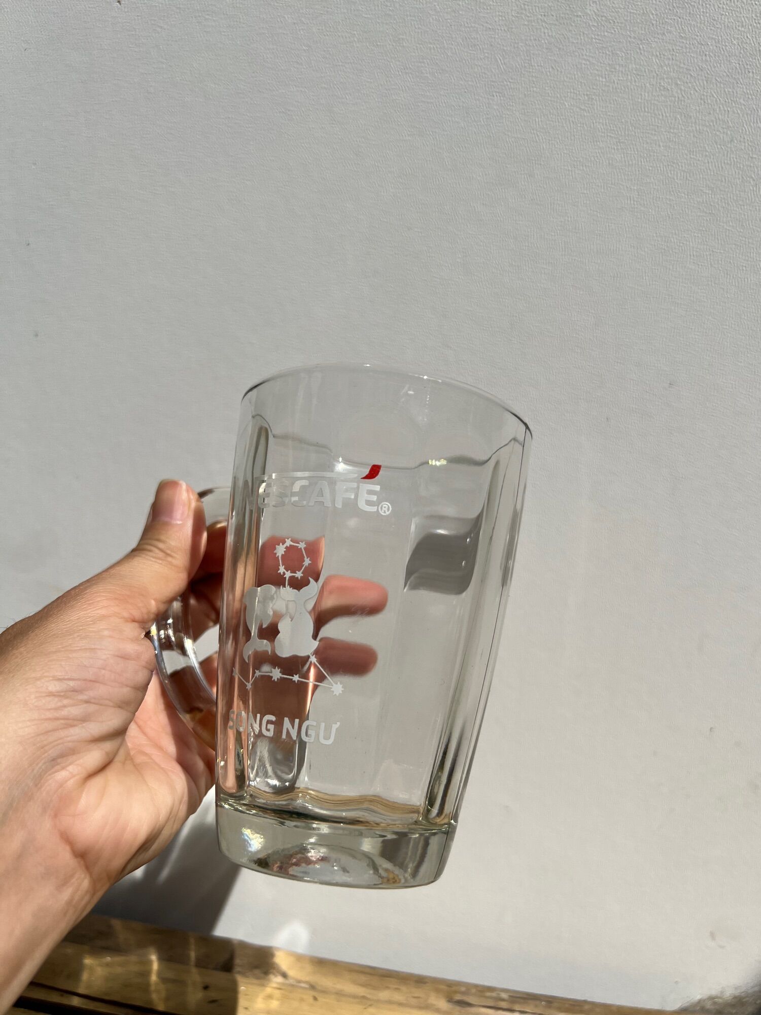 Ly thuỷ tinh có quai 340ml (Hàng Km Nescafe)