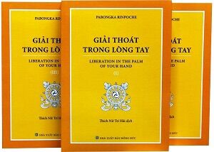 Giải Thoát Trong Lòng Tay