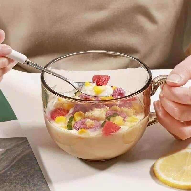 Cốc thủy tinh màu hổ phách
