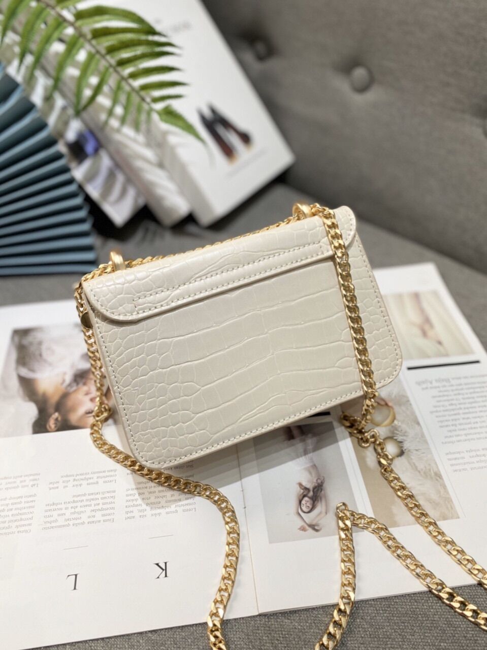 [HCM]TÚI ĐEO CHÉO NỮ CNK MINI SIZE 18 DA VÂN BÓNG CNK Size 18