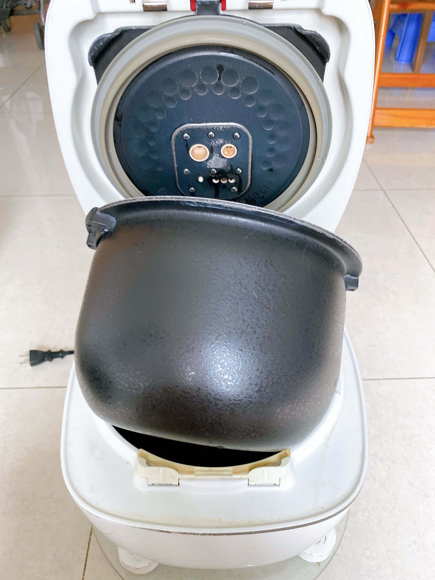 [1,8L áp suất xoong dày] Nồi Cơm điện nội địa Nhật Cho 7 người ăn