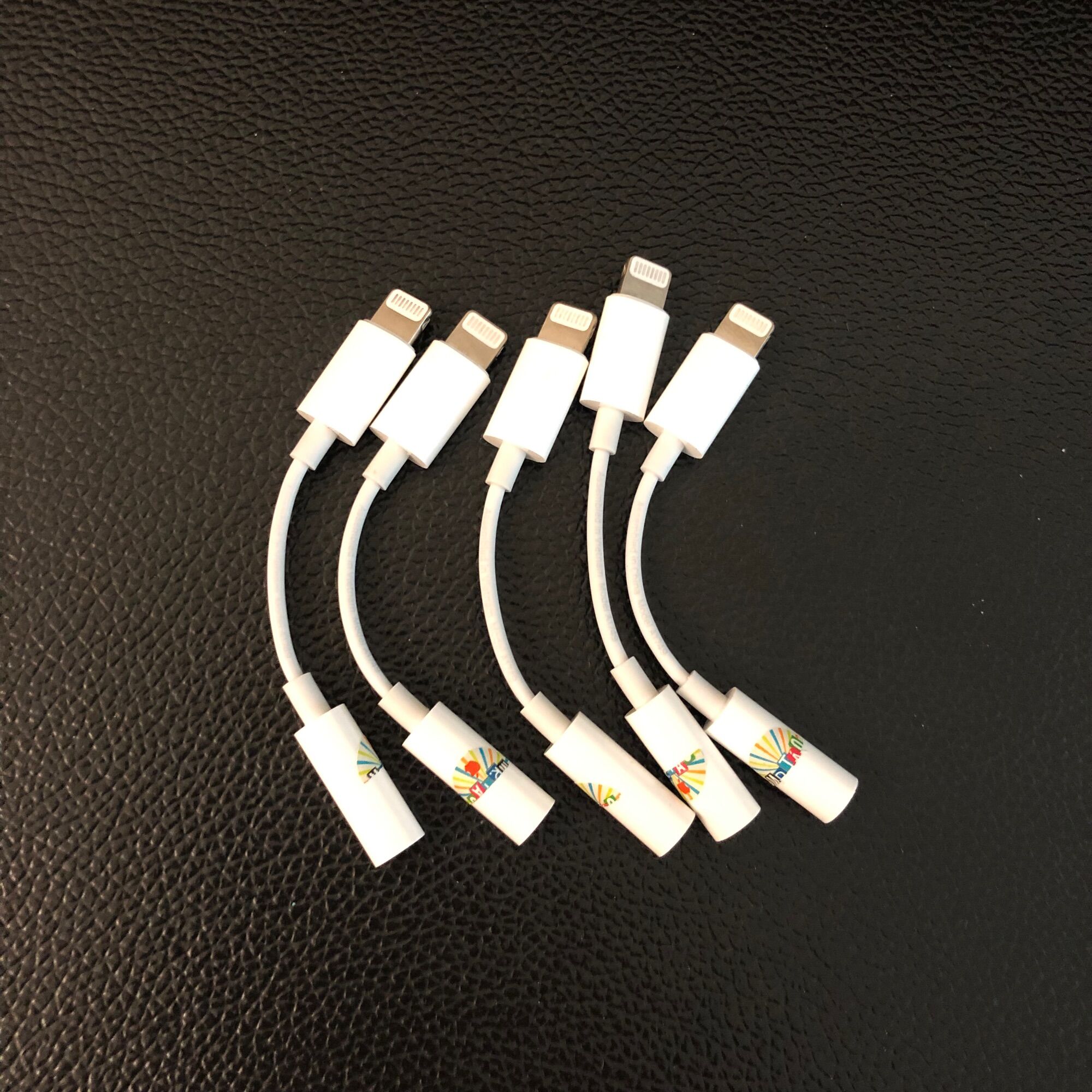 Jack chuyển cổng ligtning sang 3.5 dùng cho ip
