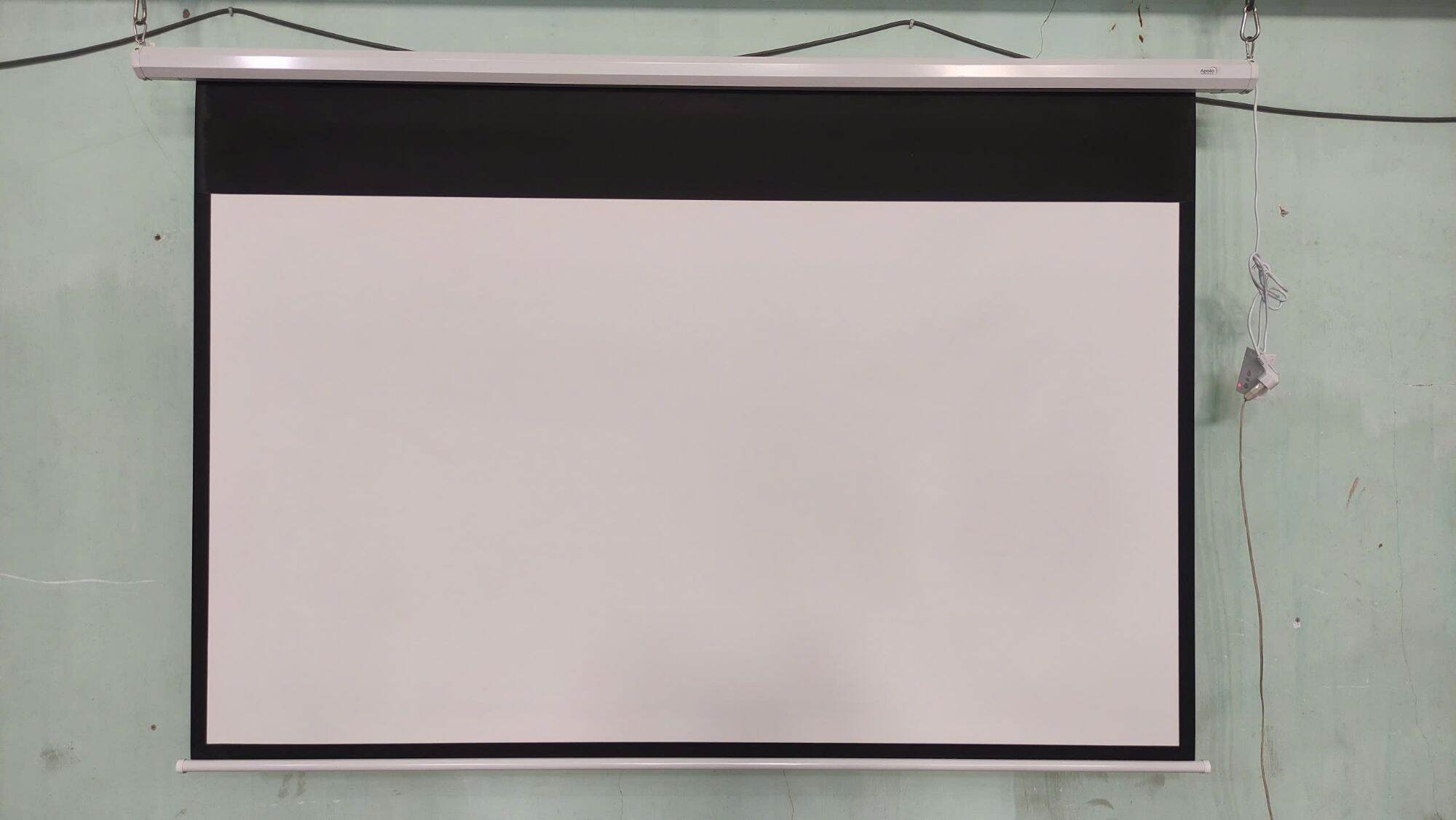 Màn chiếu điện điều khiển từ xa 130 inch (16:9)