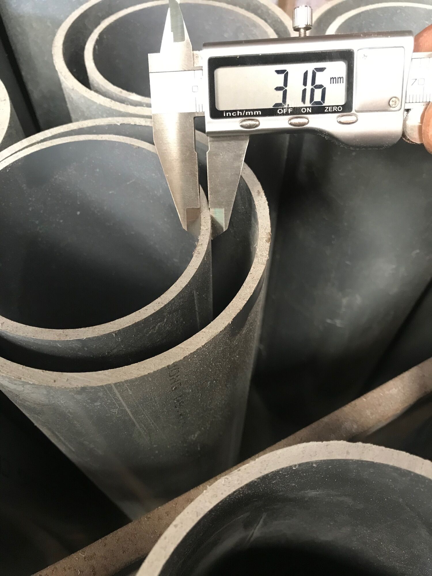 Ống nhựa pvc phi 90 loại dày 3mm .