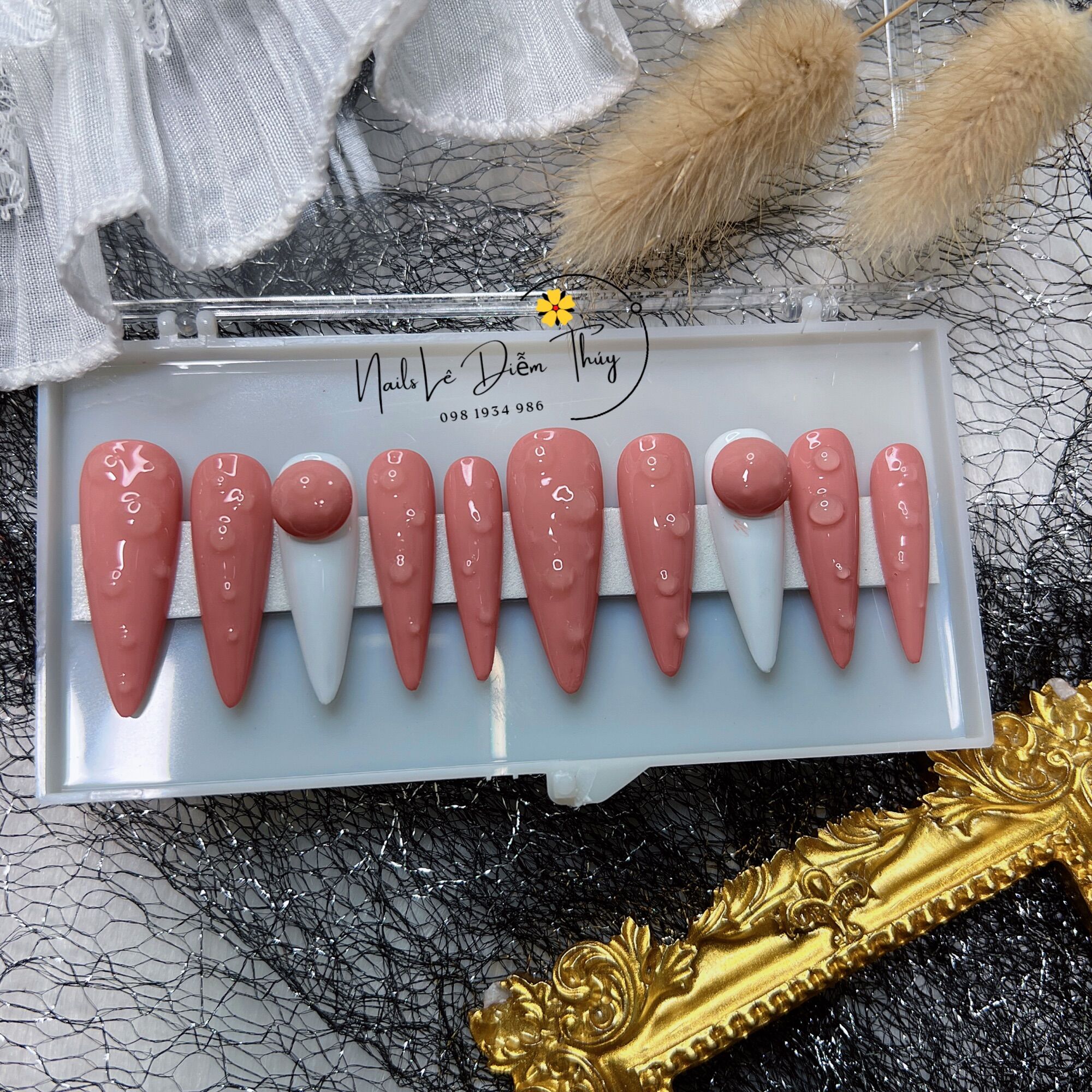 NailBox Thiết Kế Màu Hồng Charm Nổi