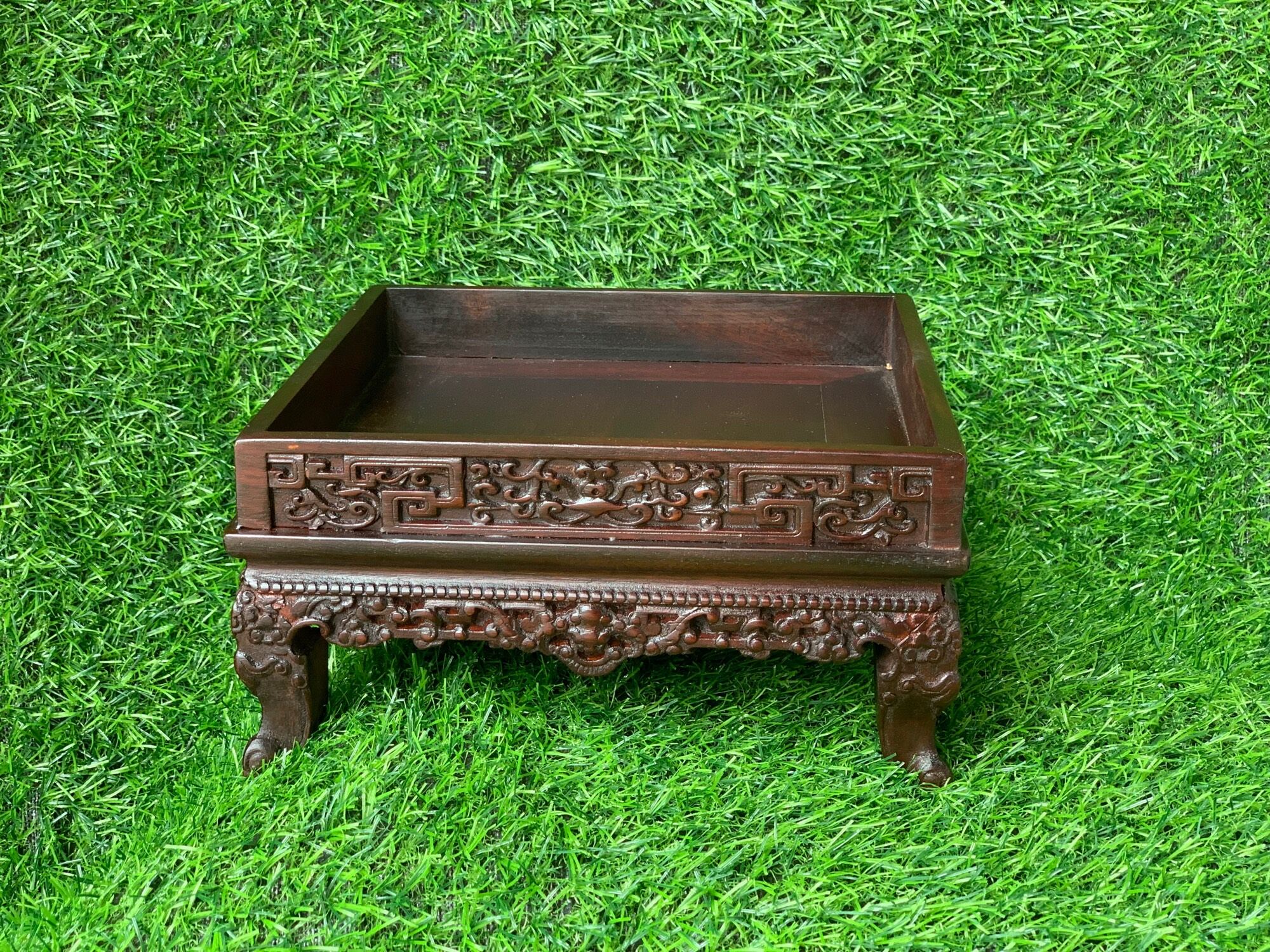 KHAY TRÀ CHÂN QUỲ GỖ GỤ vuông 20cm