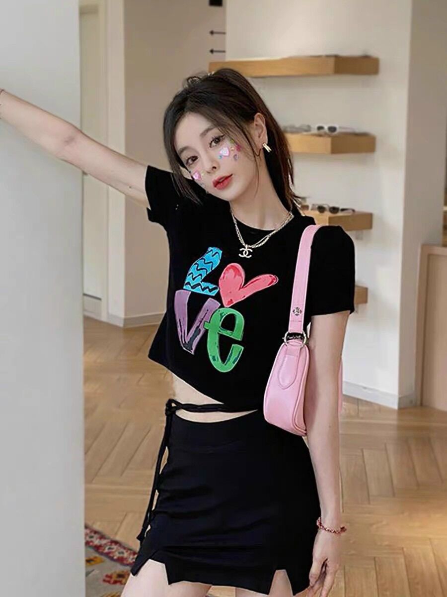Áo croptop LOVE BG