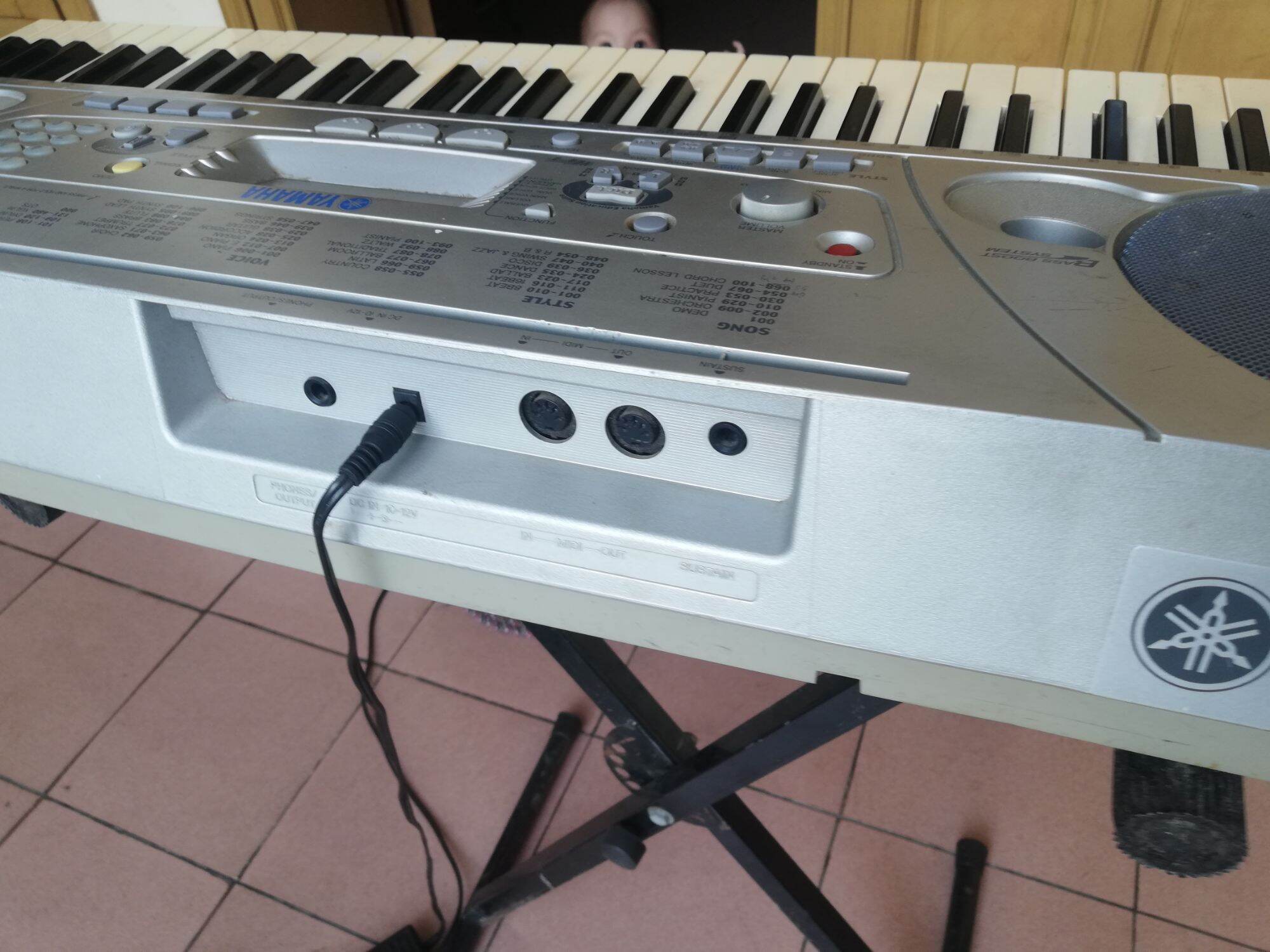 Đàn organ Yamaha PSR 275