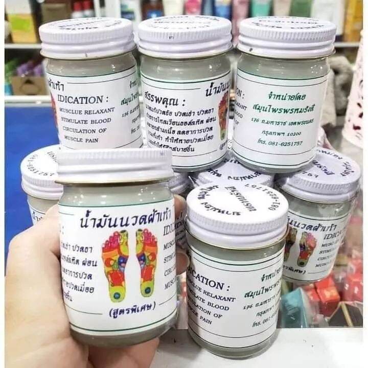 Dầu cù là chống đột quỵ, massage huyệt bàn chân