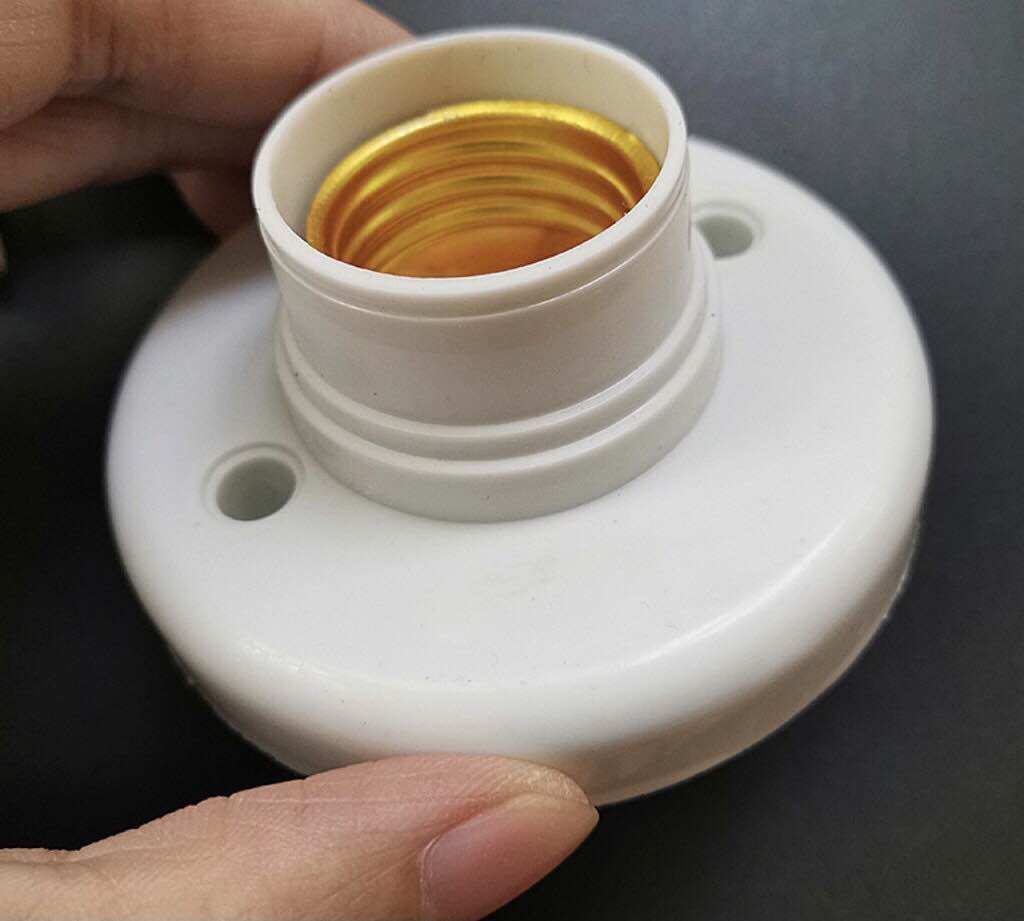Đui xoáy kiểu ốp trần E27