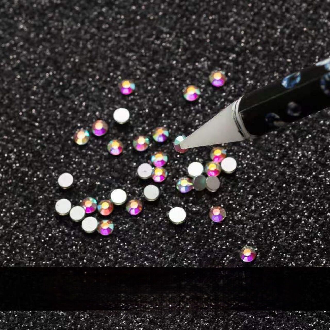Bút sáp chấm đá, đính đá nail