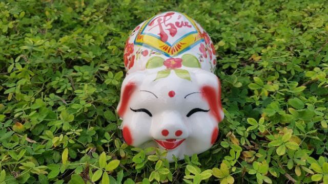 Lợn mắt híp chất liệu Gốm sứ cao cấp size 26x16x16cm