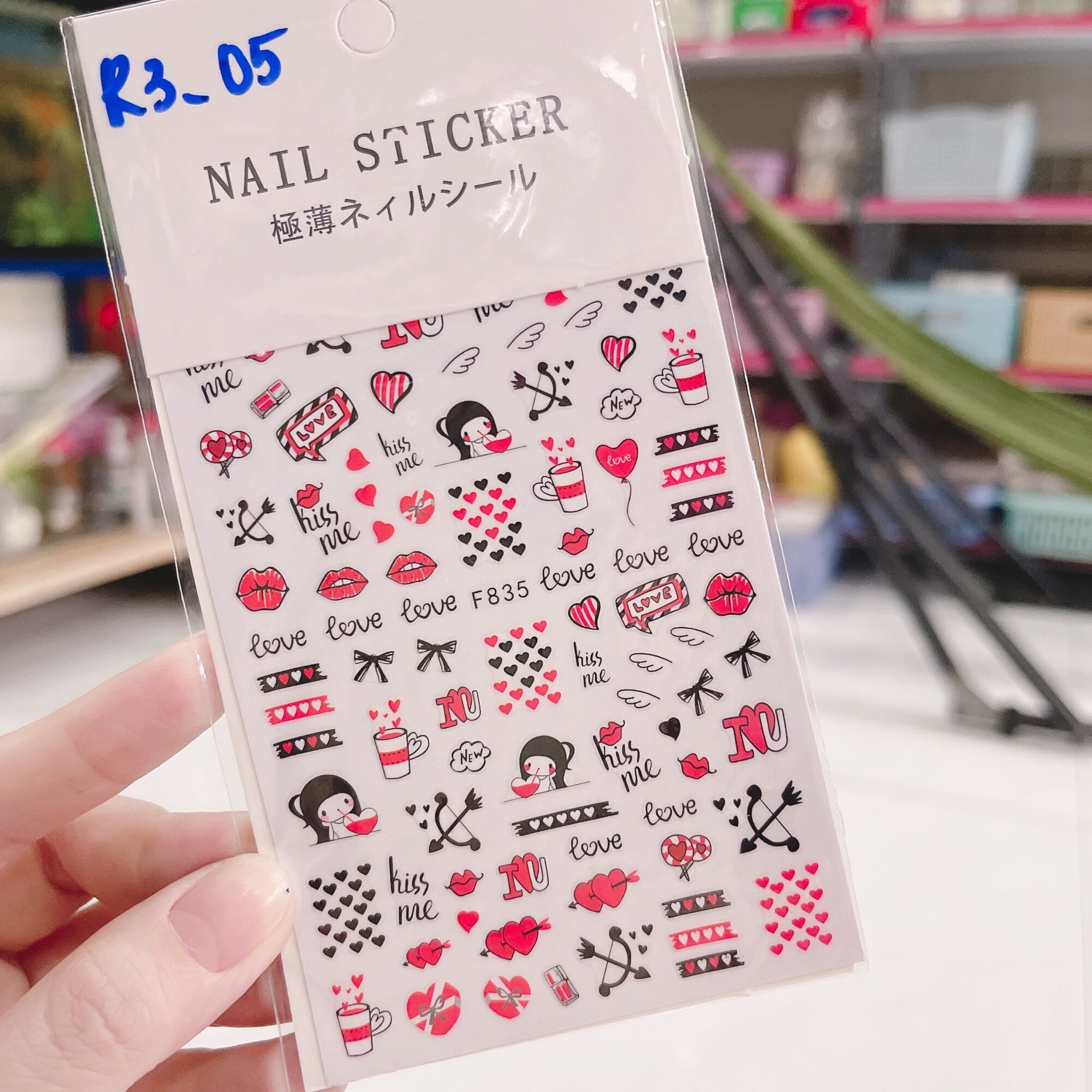 Sticker dán móng tay nail trái tim valentine
