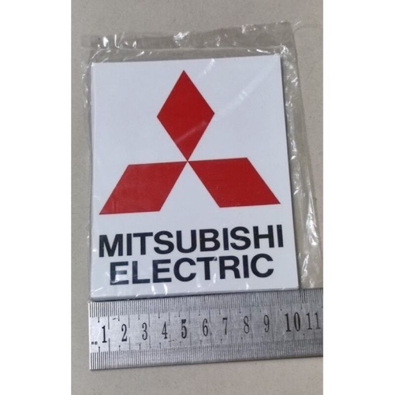 tem đuôi thương hiệu Mitsubishi vuông