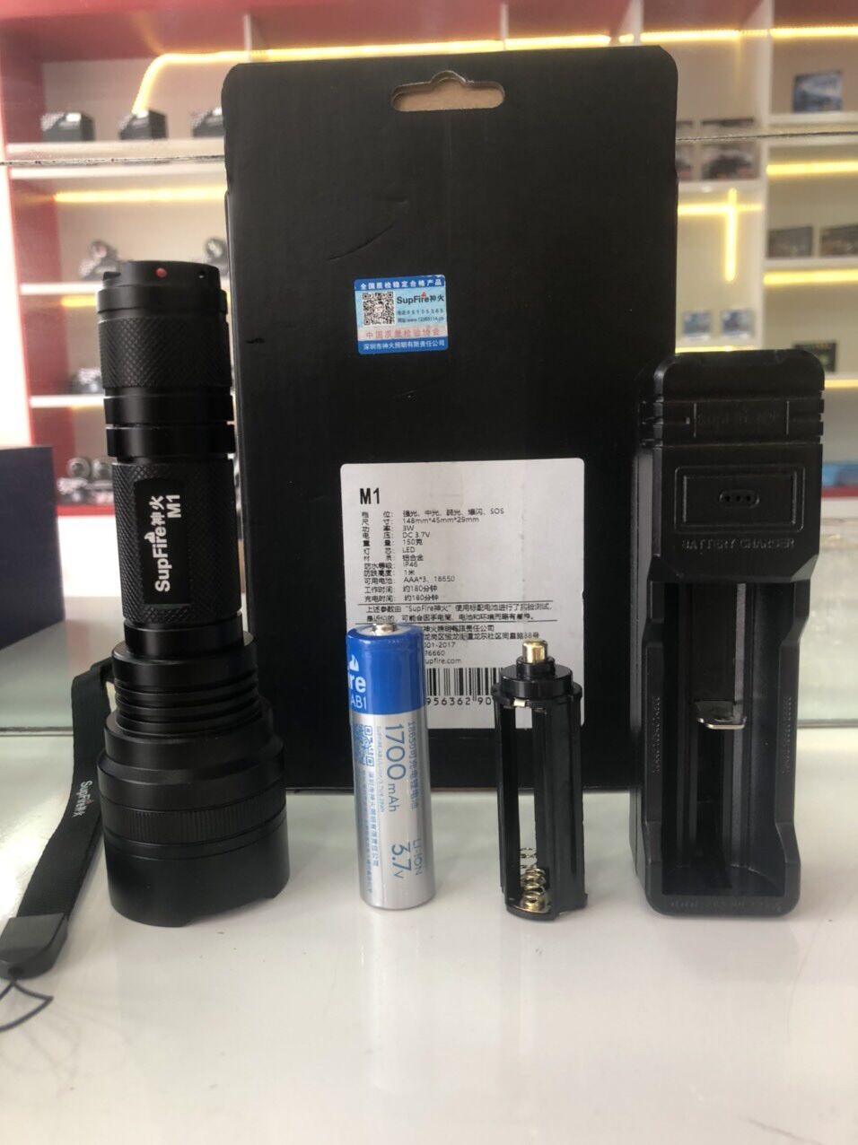 Đèn pin Supfire M1