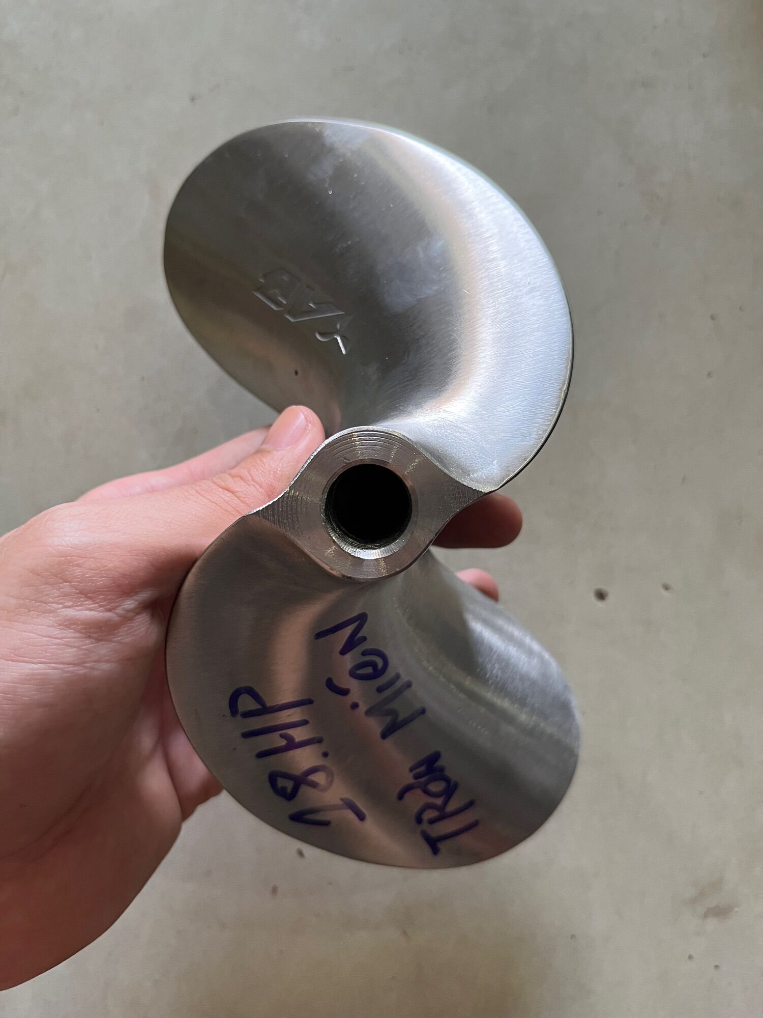 Chân vịt inox AB 18hp trơn miên chân vịt 2 cánh máy xăng inox 304