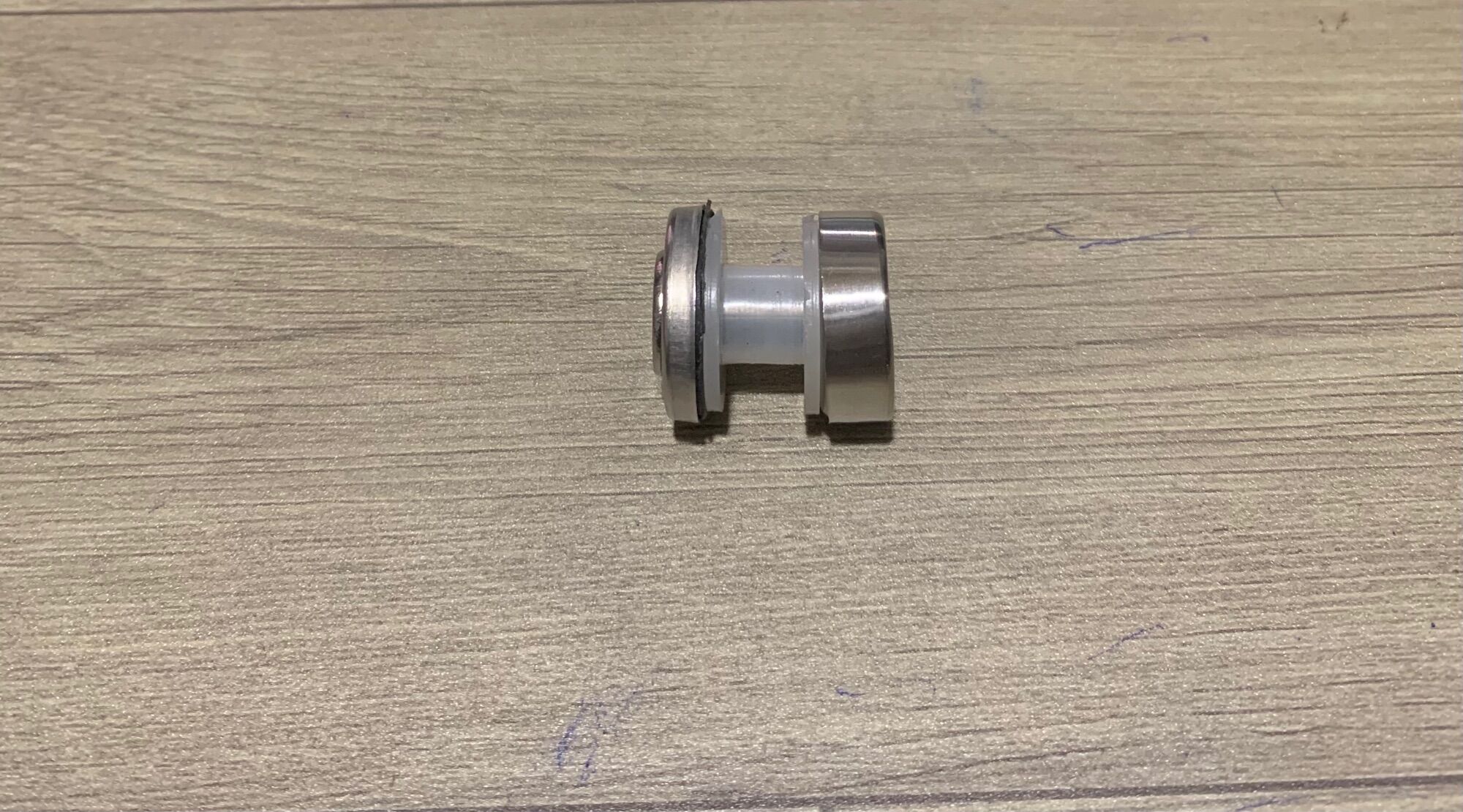Ốc bắt tại trụ cầu thang inox 304