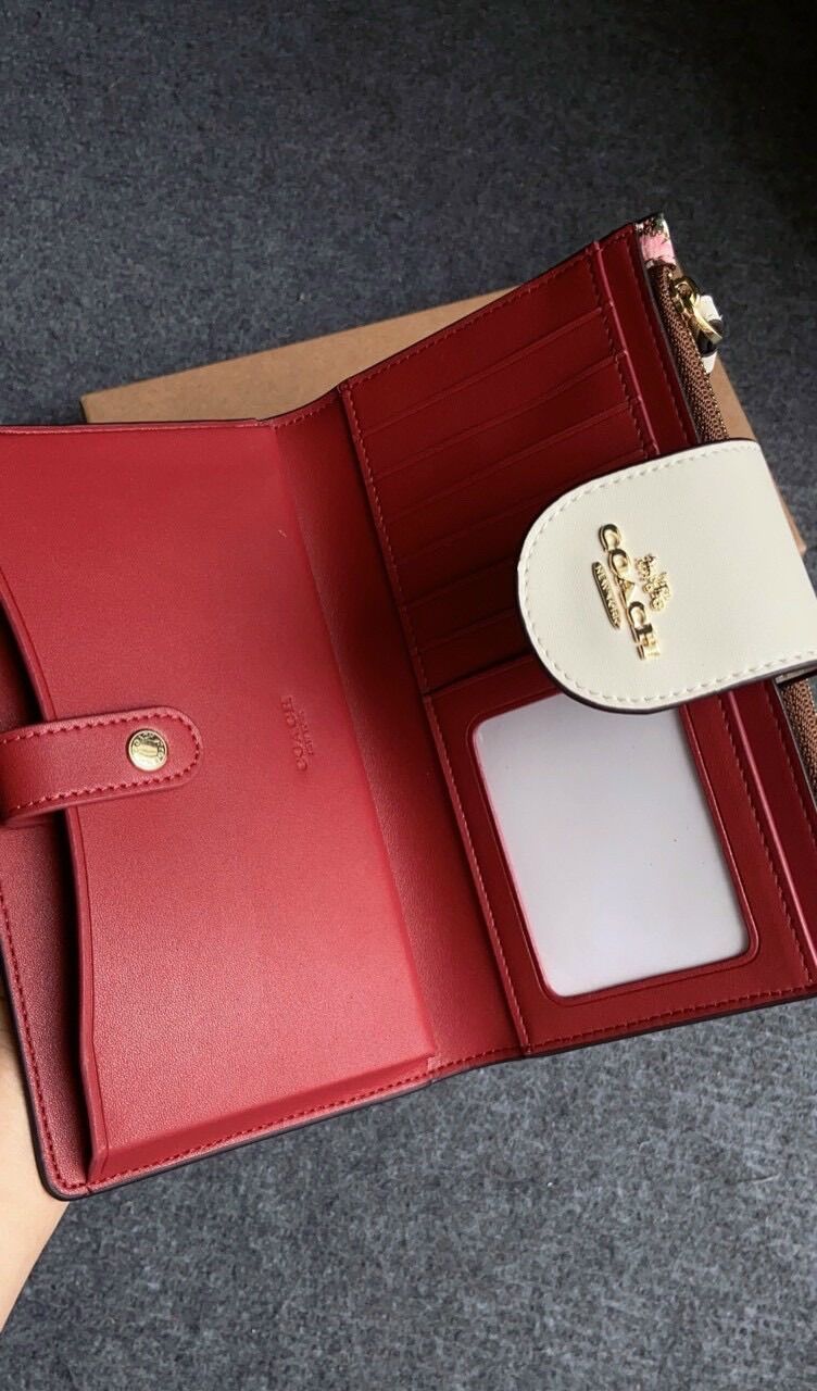 Ví Coach nữ hoa nhí xinh xắn