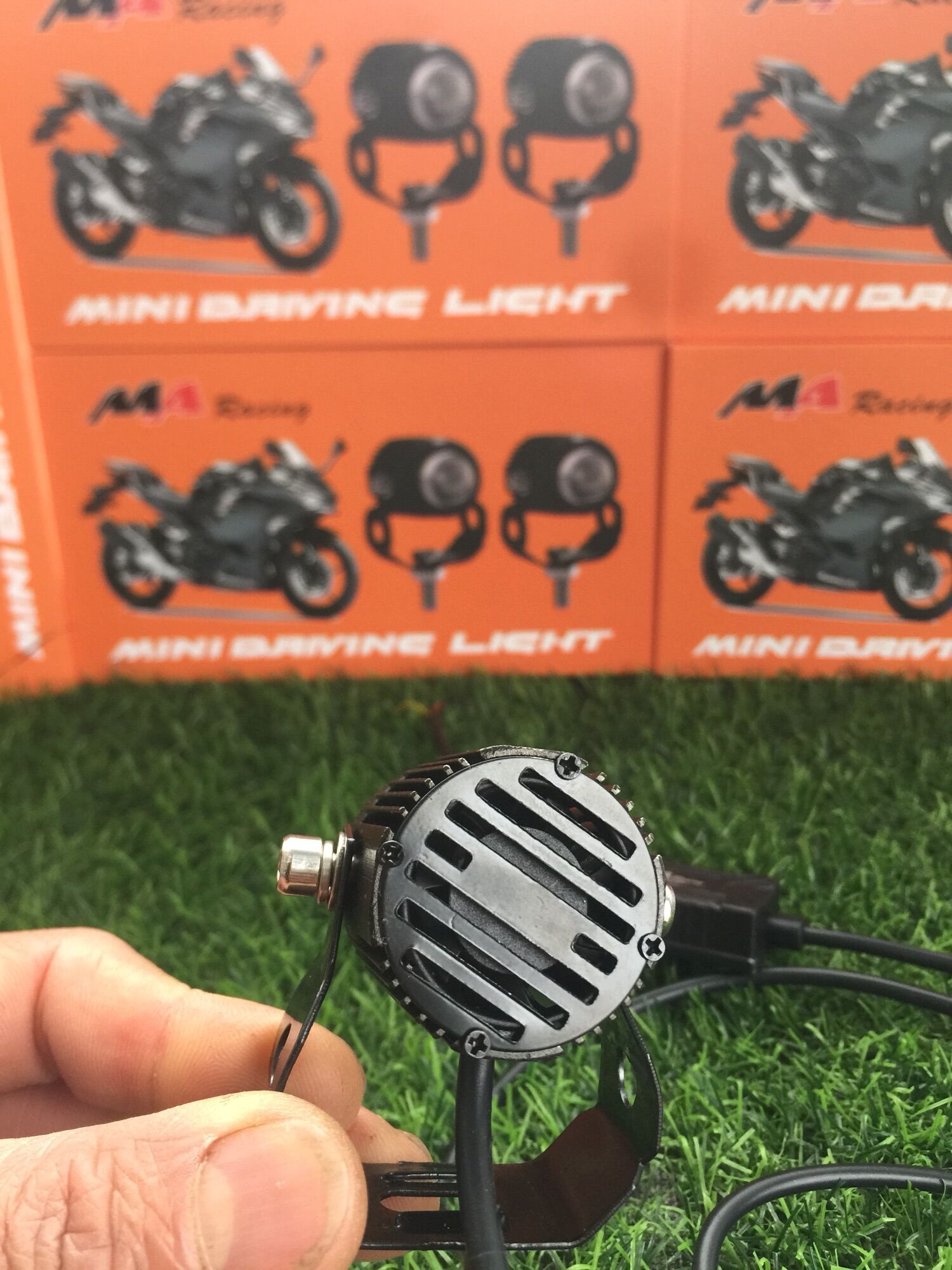 Trợ sáng mini 2 màu COS vàng Pha trắng MAracing 20w. (Giá 1 bóng).