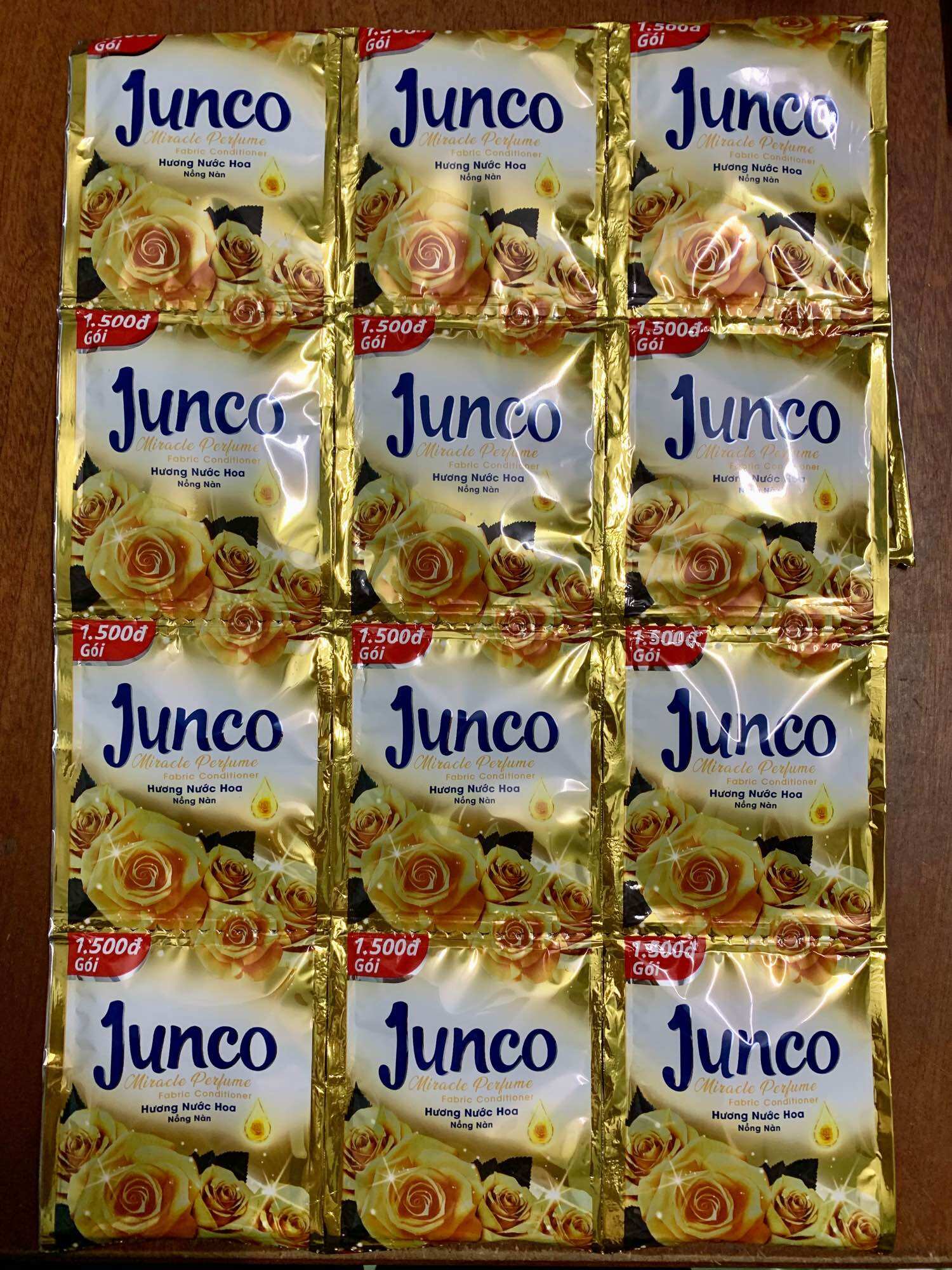 Nước xả vải Junco đậm đặc màu đen 30dây(300 gói)