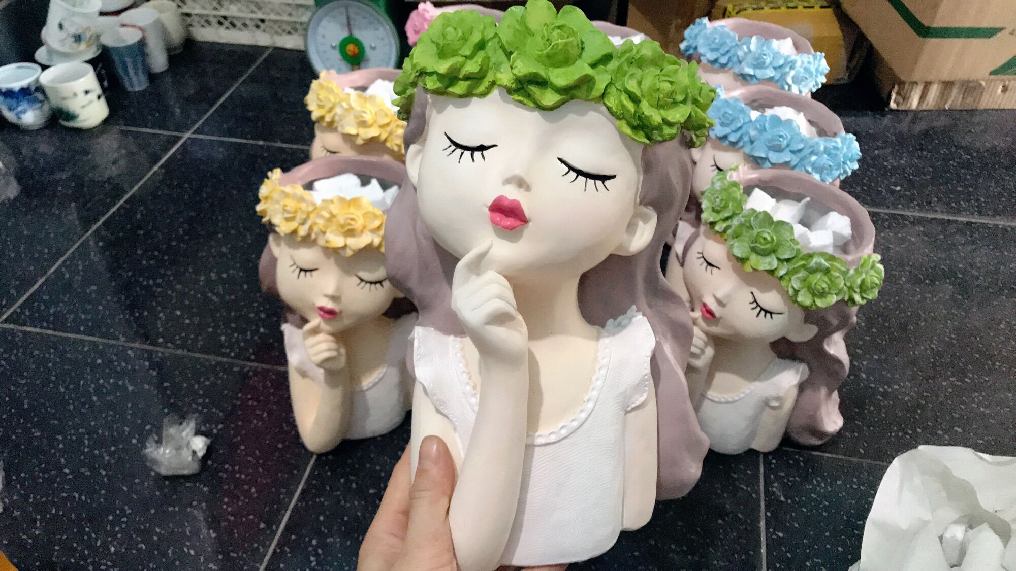 Bình cắm hoa hình cô gái đáng yêu