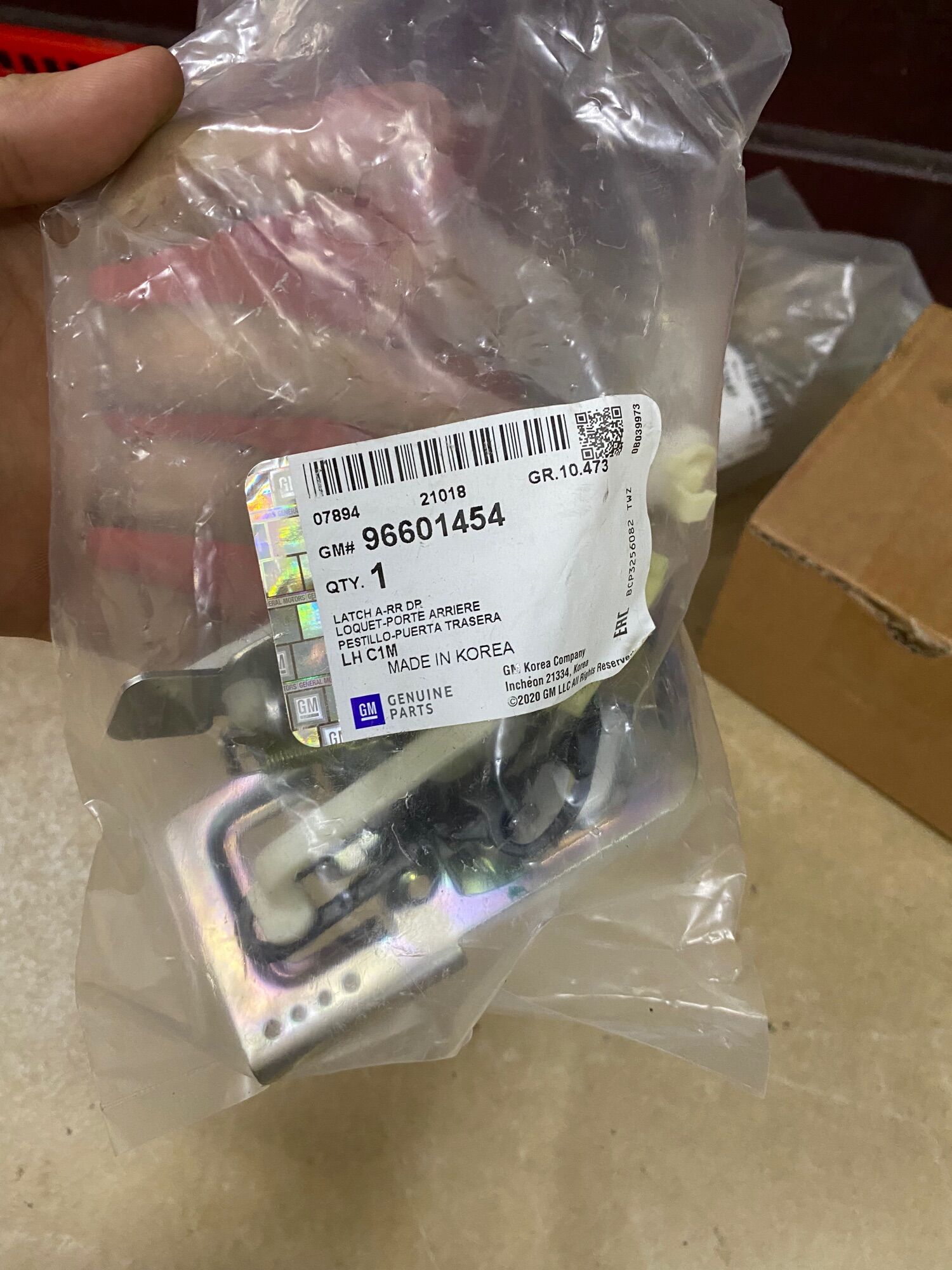 Cơ cấu khoá cửa sau spark xịn gm:96601454