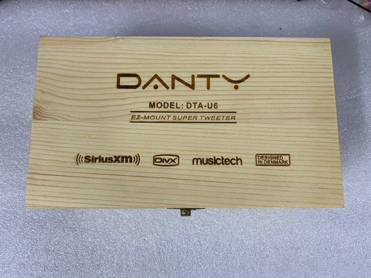 Treble Danty U6 đan mạch