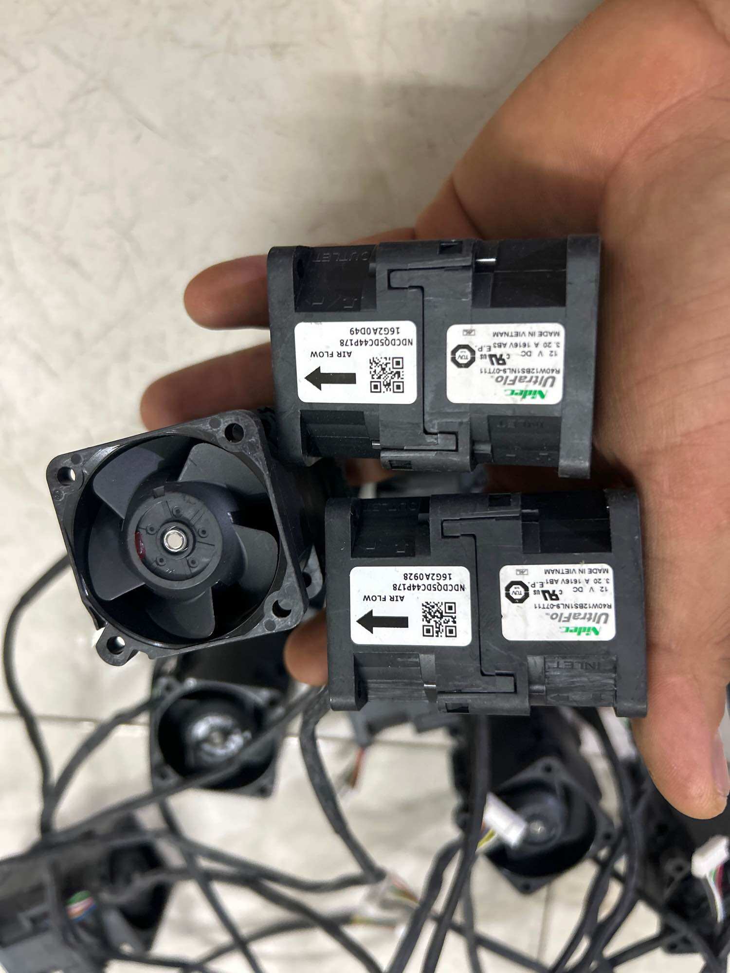 Quạt delta bộ đôi siêu tốc 12v 3.2A , 4x4x6cm rất là mạnh hút thổi