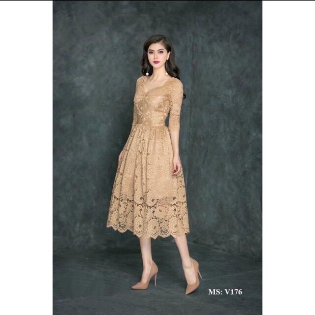 Đầm ren xoè tay lỡ quyến rũ