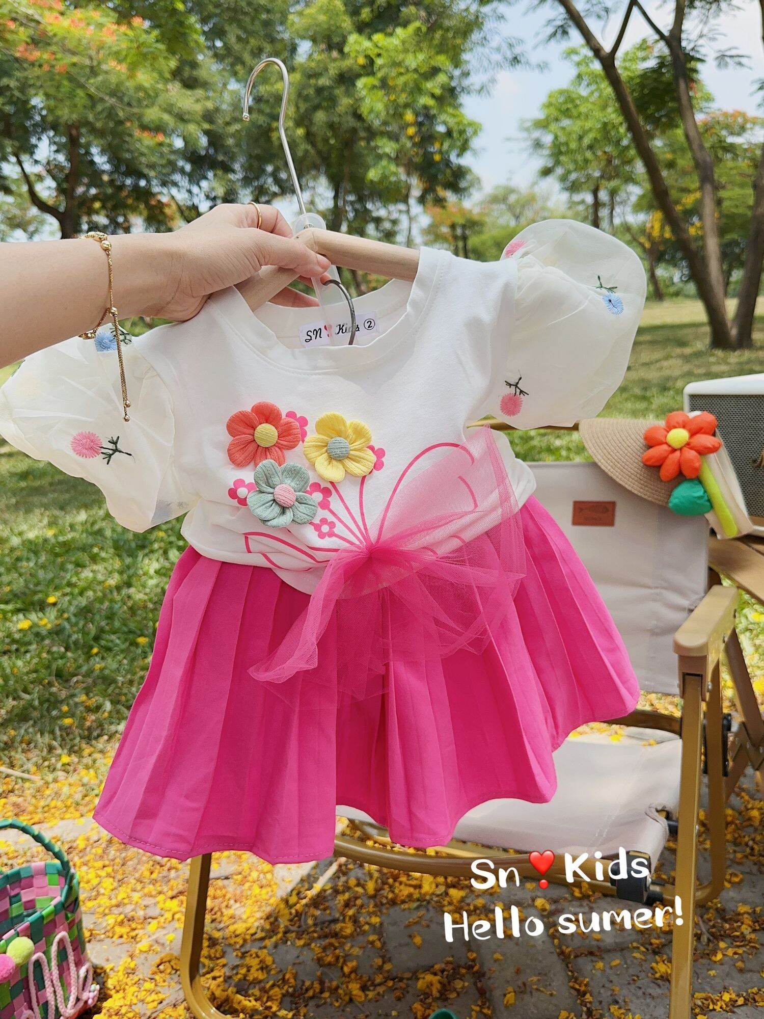 Sét váy bé gái tay bồng thêu hoa