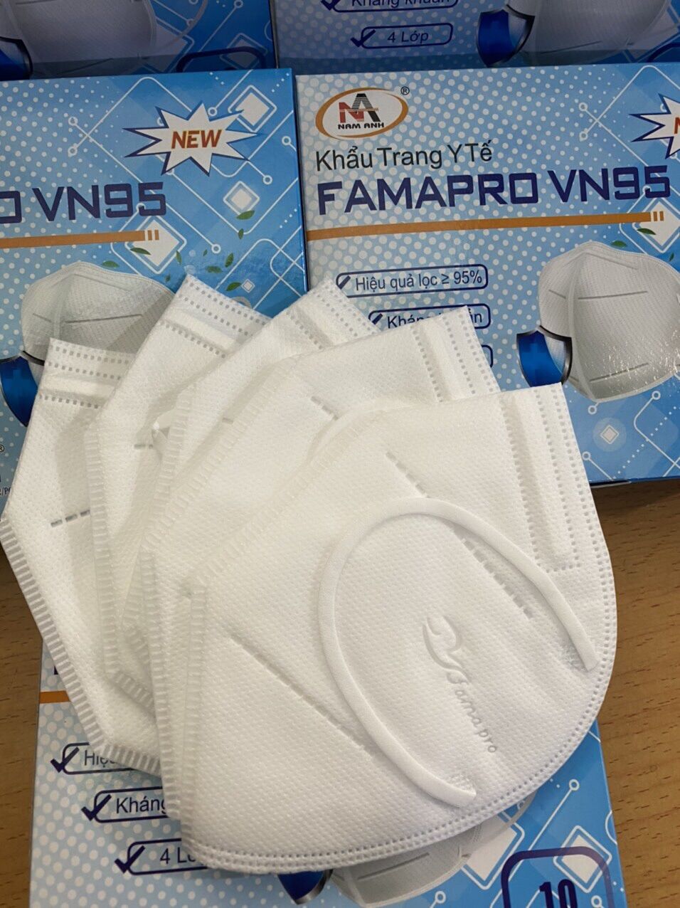 Khẩu trang n95 titan , n95 famapro và n95 kenko mask .